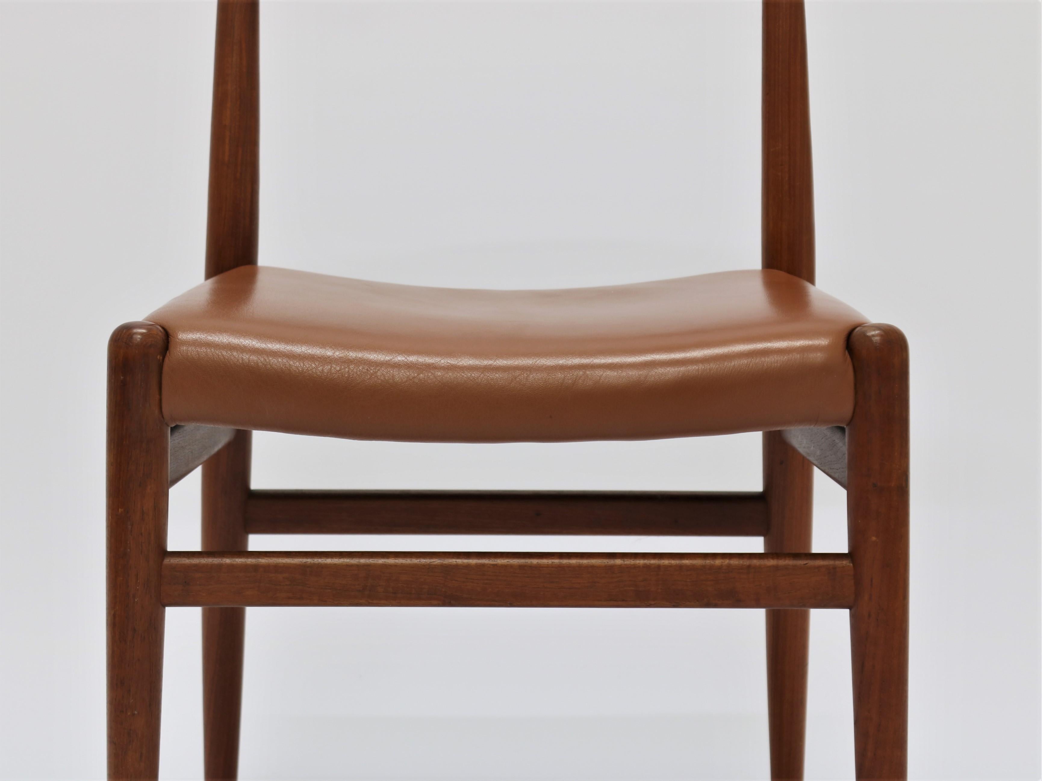 Set of 12 Dining Chairs model W2 by Hans J. Wegner, 1954 4