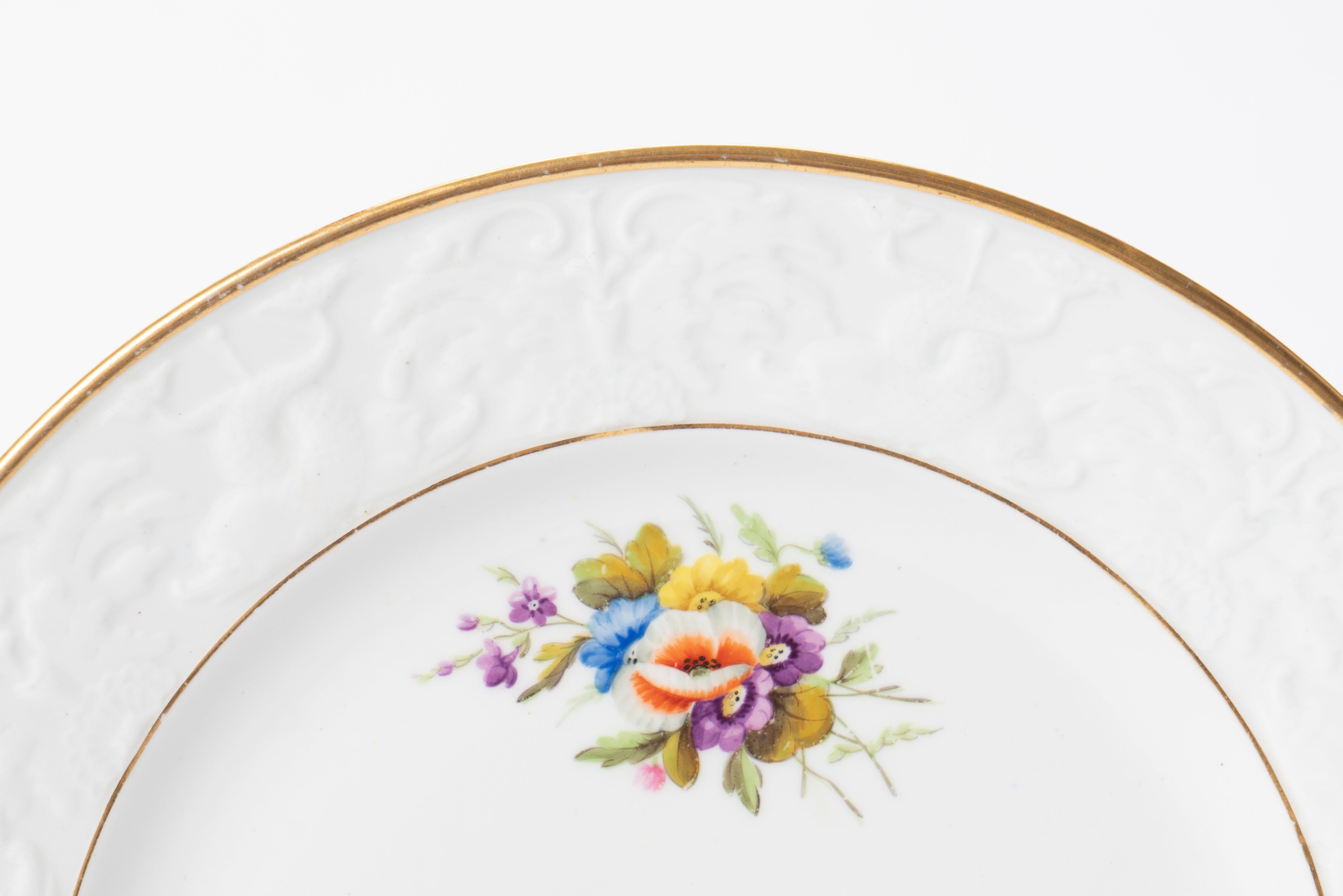 Émail Ensemble de 12 assiettes à dîner et 8 assiettes à dessert en porcelaine à la cendre d'os de Spode en vente