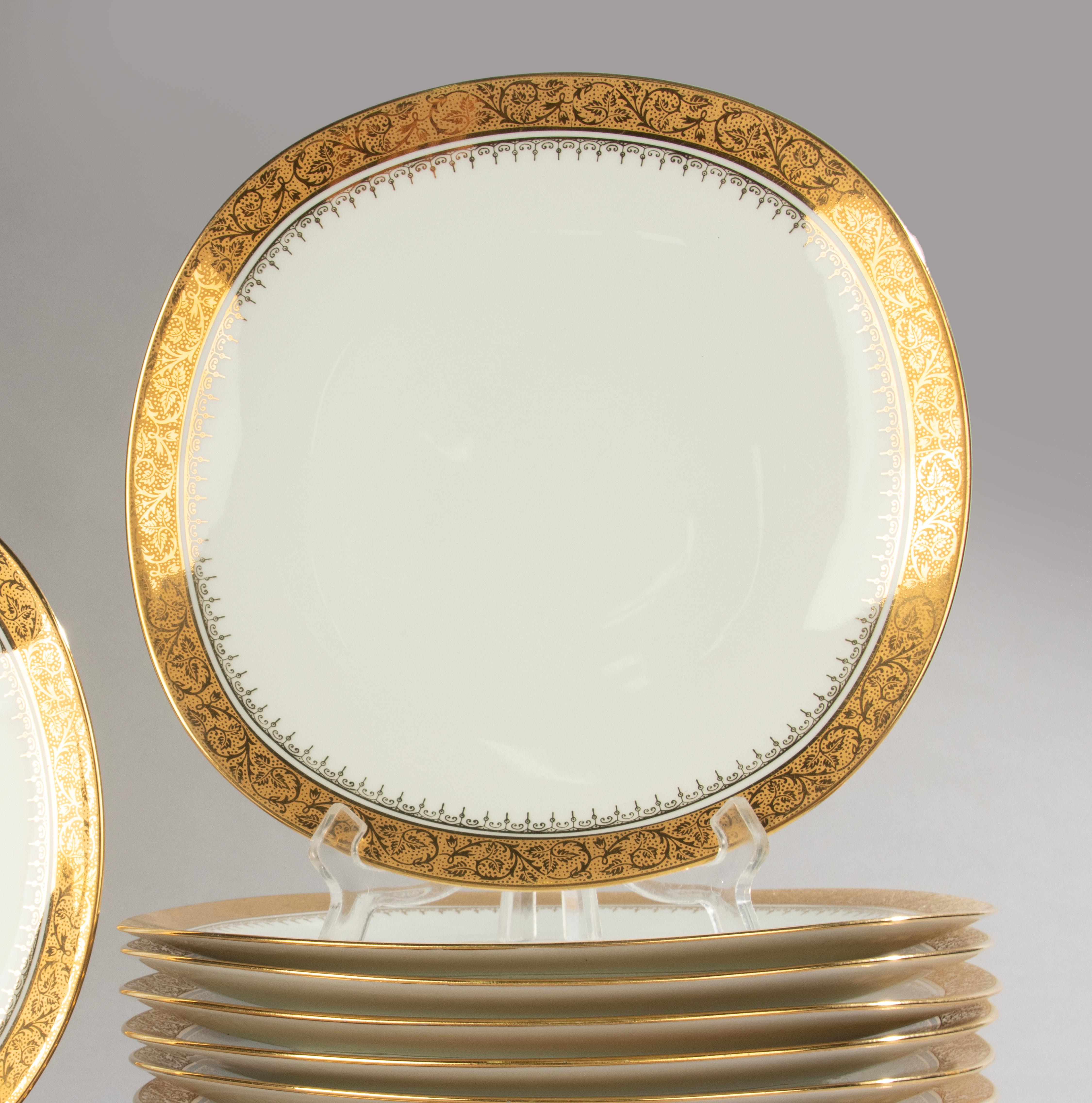 Hand-Crafted Set of 12 Dinner Plates - Raynaud Limoges For Sale