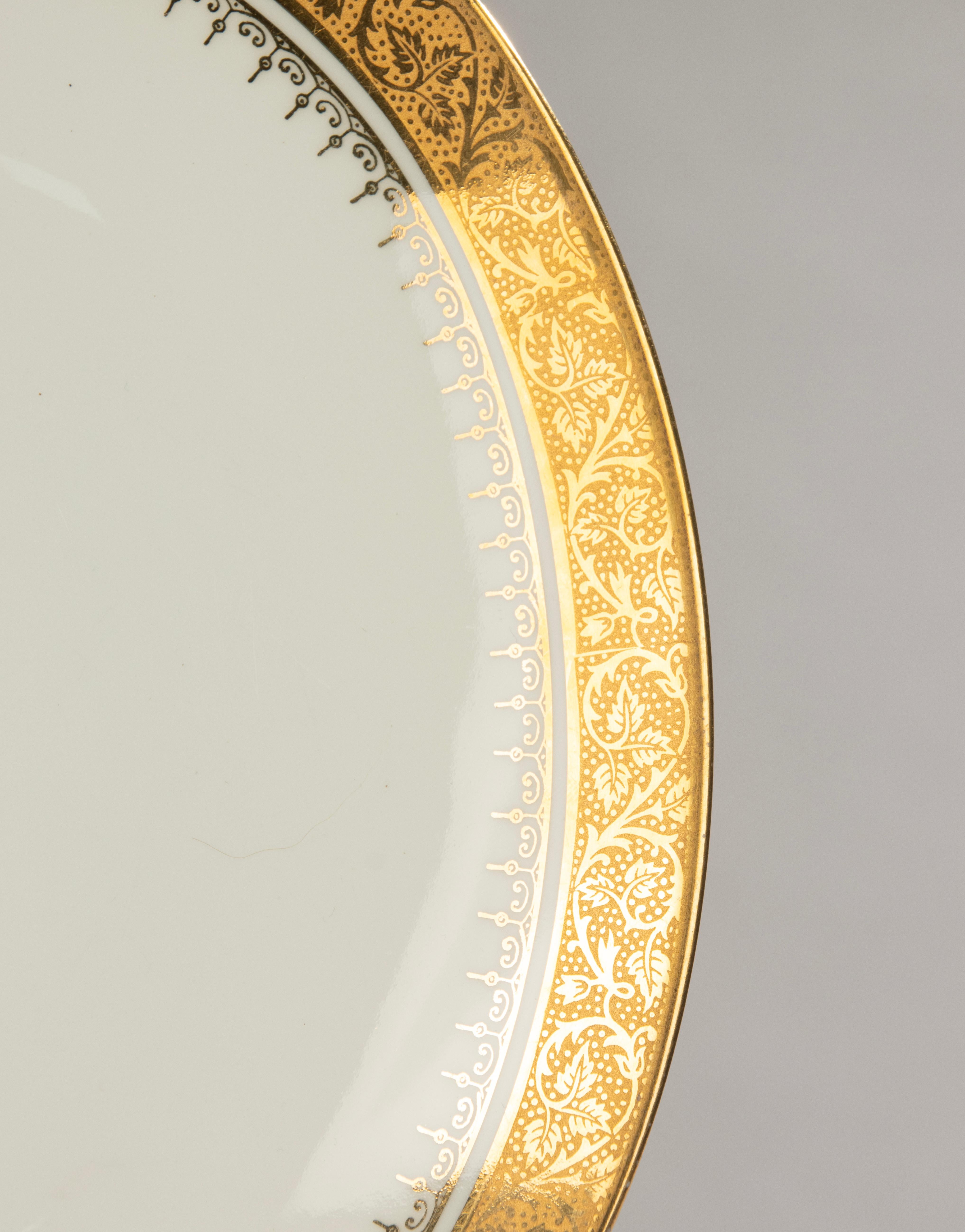 Set of 12 Dinner Plates - Raynaud Limoges For Sale 1
