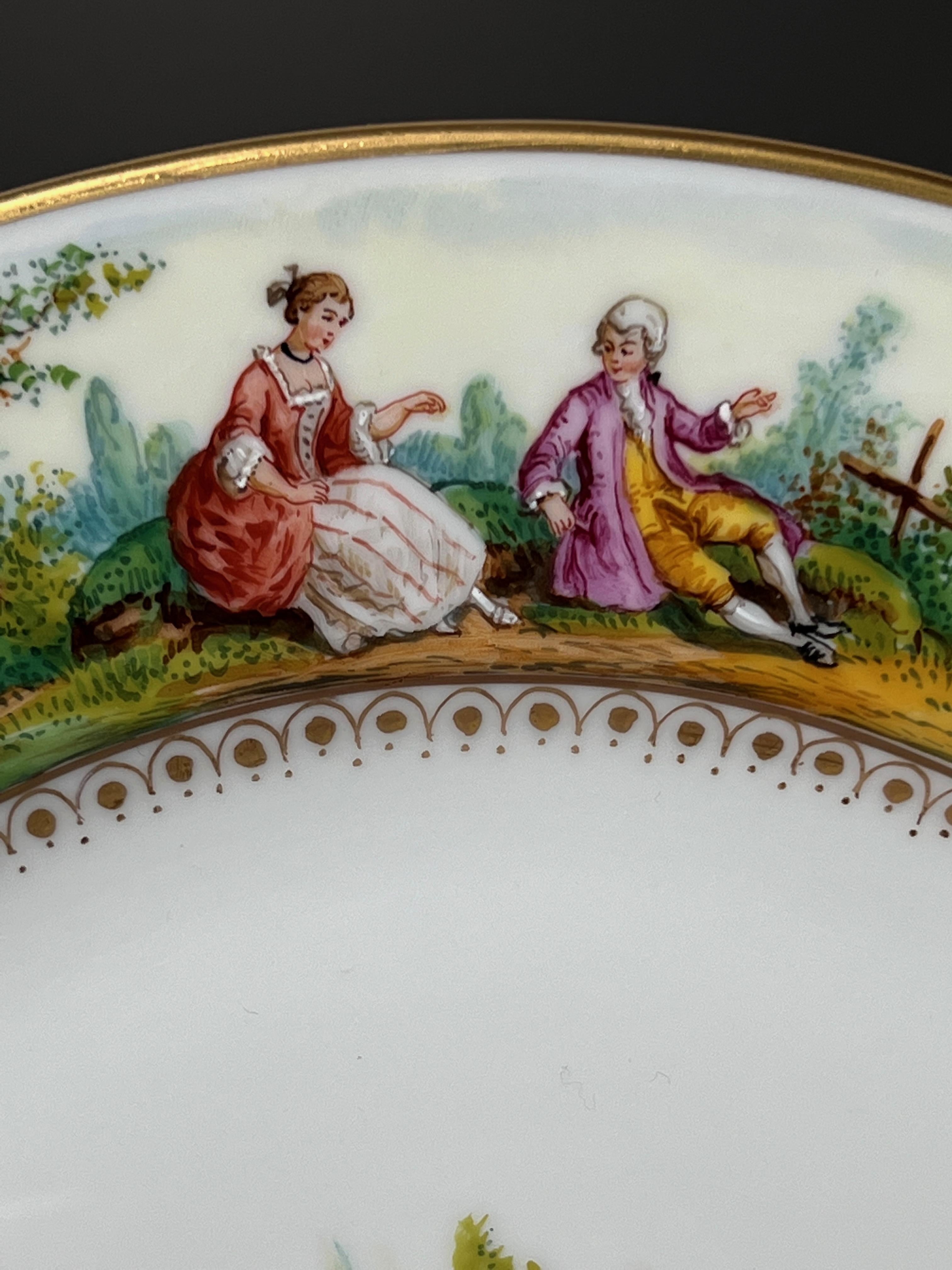Allemand Lot de 12 assiettes plates de Dresde peintes à la main sur le thème de Watteau de Carl Thieme en vente