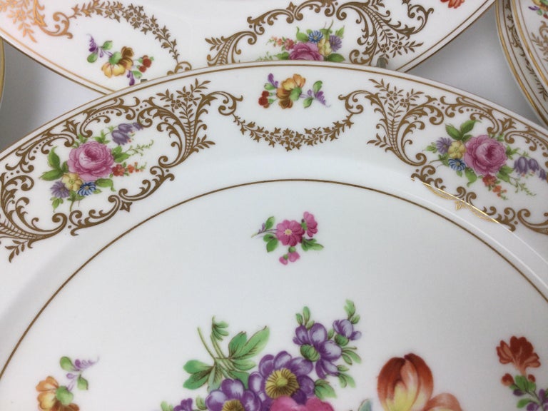 20th Century Set of 12 Elaborate Noritake Hand Painted Bone China Service Dinner Plates For Sale