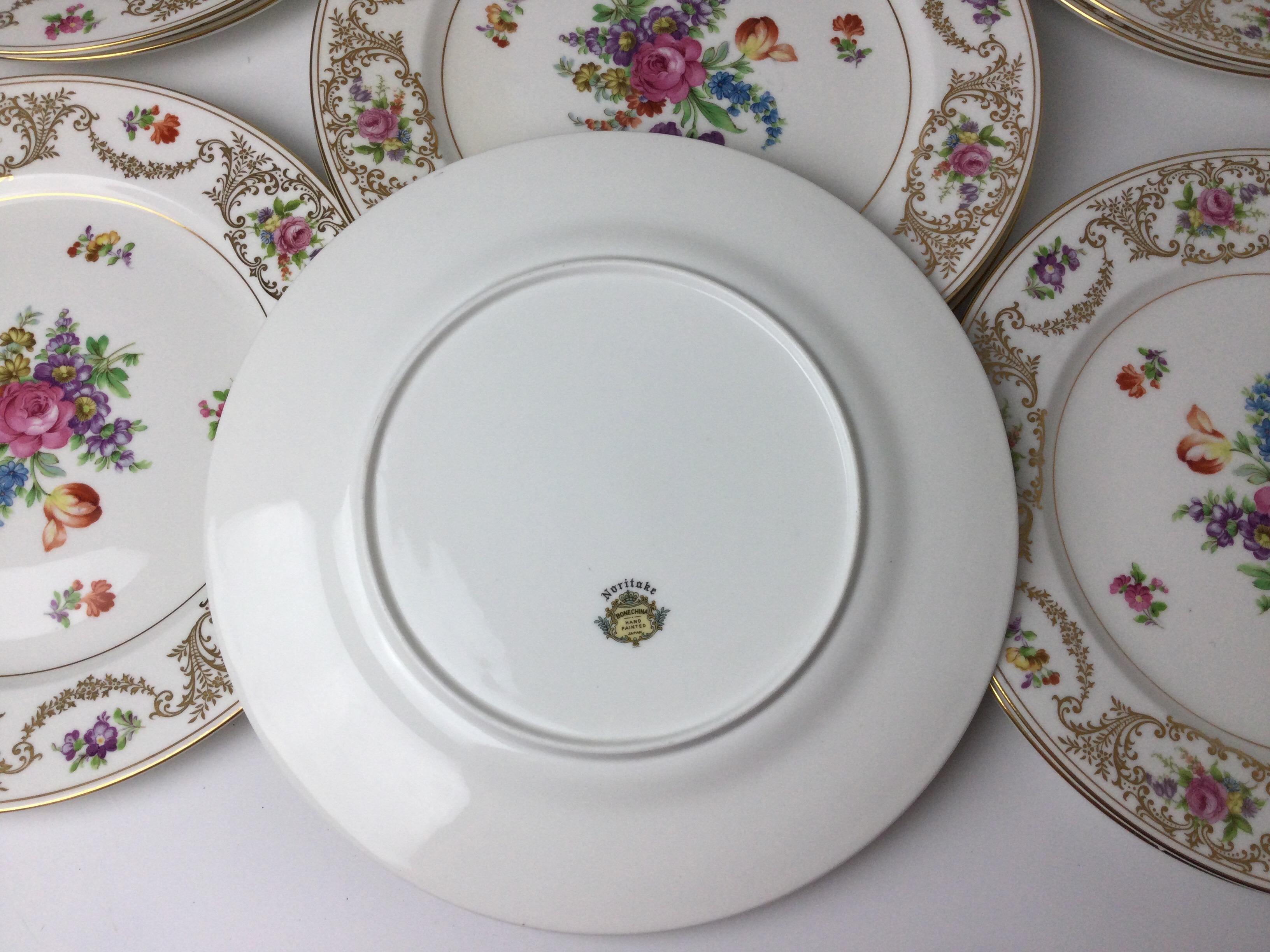 Hand-Painted Set of 12 Elaborate Noritake Hand Painted Bone China Service Dinner Plates For Sale