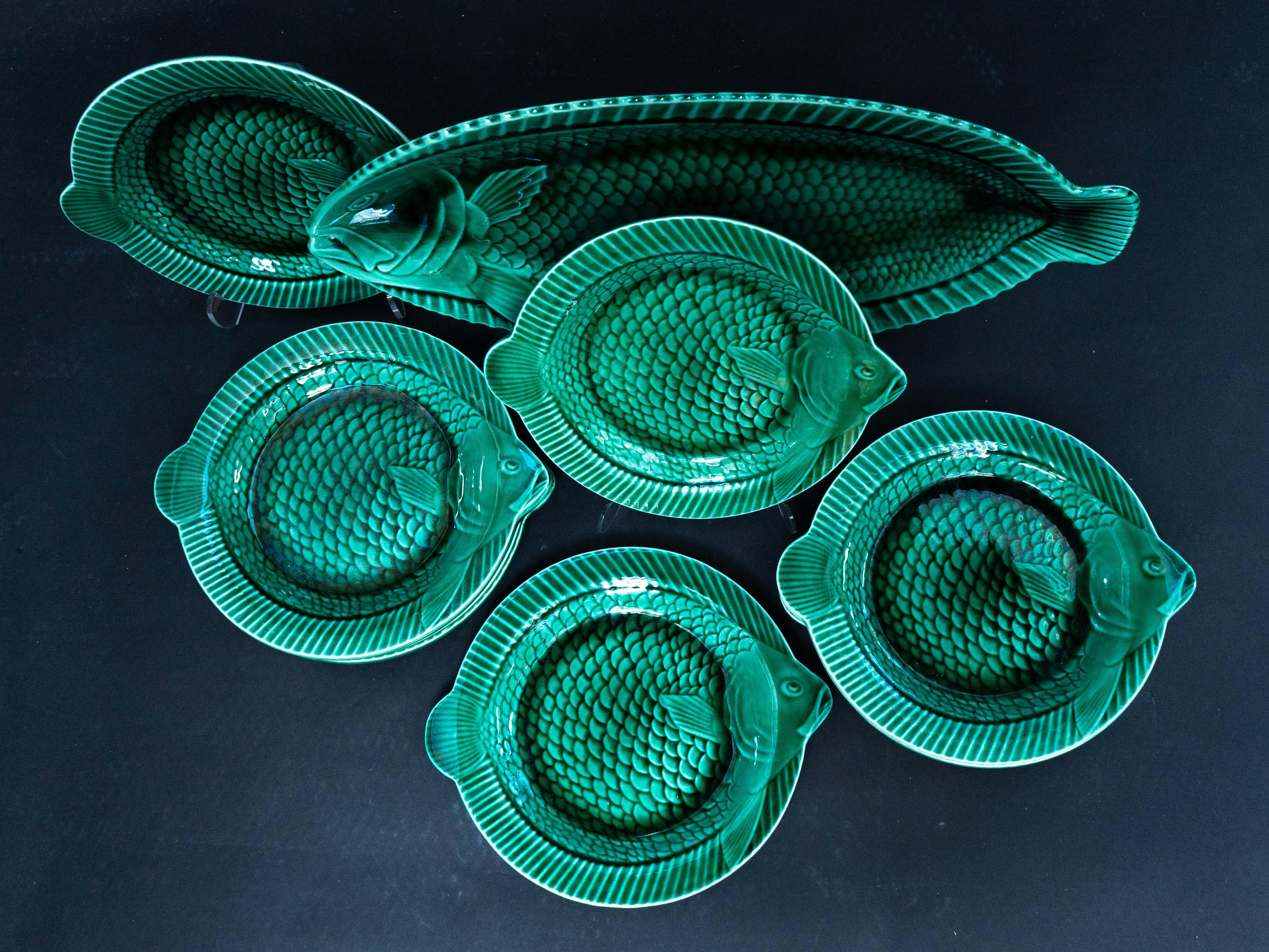 French  Set of 12 Emerald Green Fish Plates with Large Serving Platter by Sarreguemies
