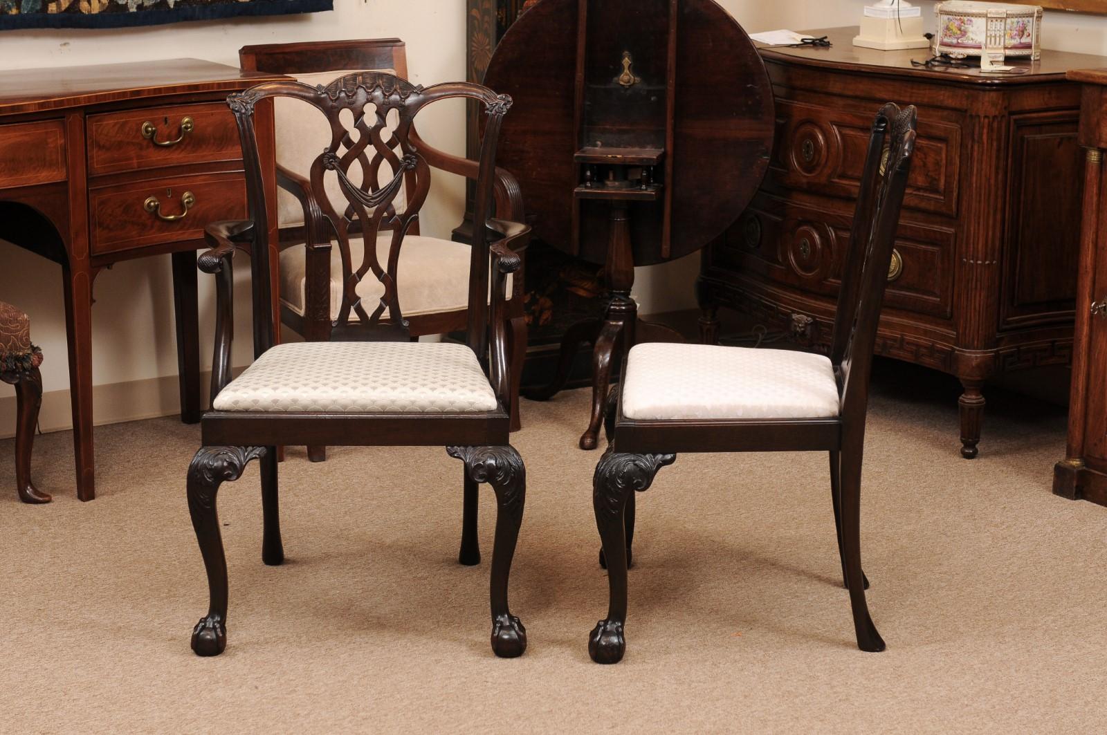Ensemble de 12 chaises de salle à manger anglaises en acajou de style Chippendale, vers 1890 (2 bras et 10 pièces) en vente 1