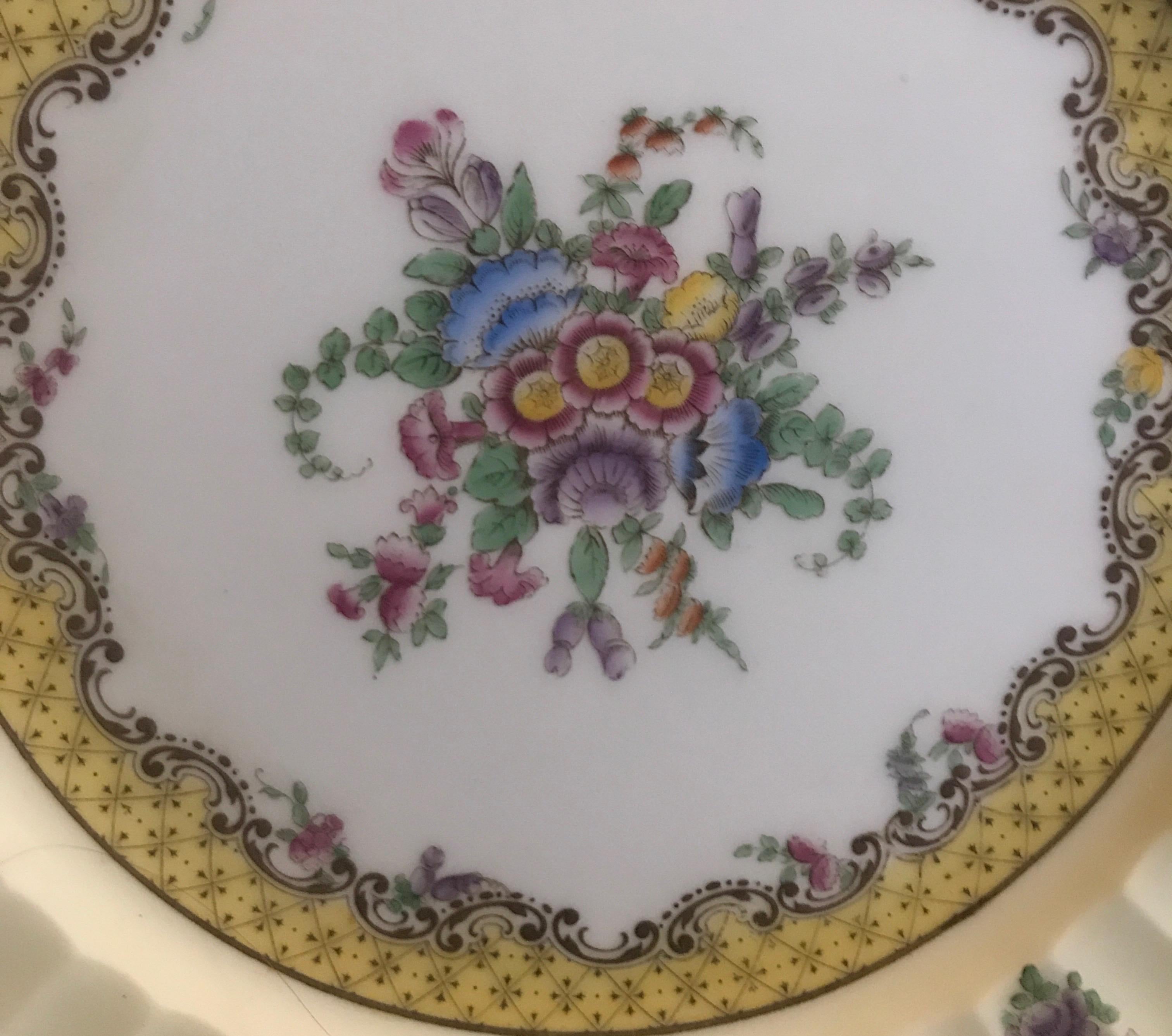 Mid-20th Century Set of 12 English Floral Service Dinner Plates by Royal Worcester For Sale
