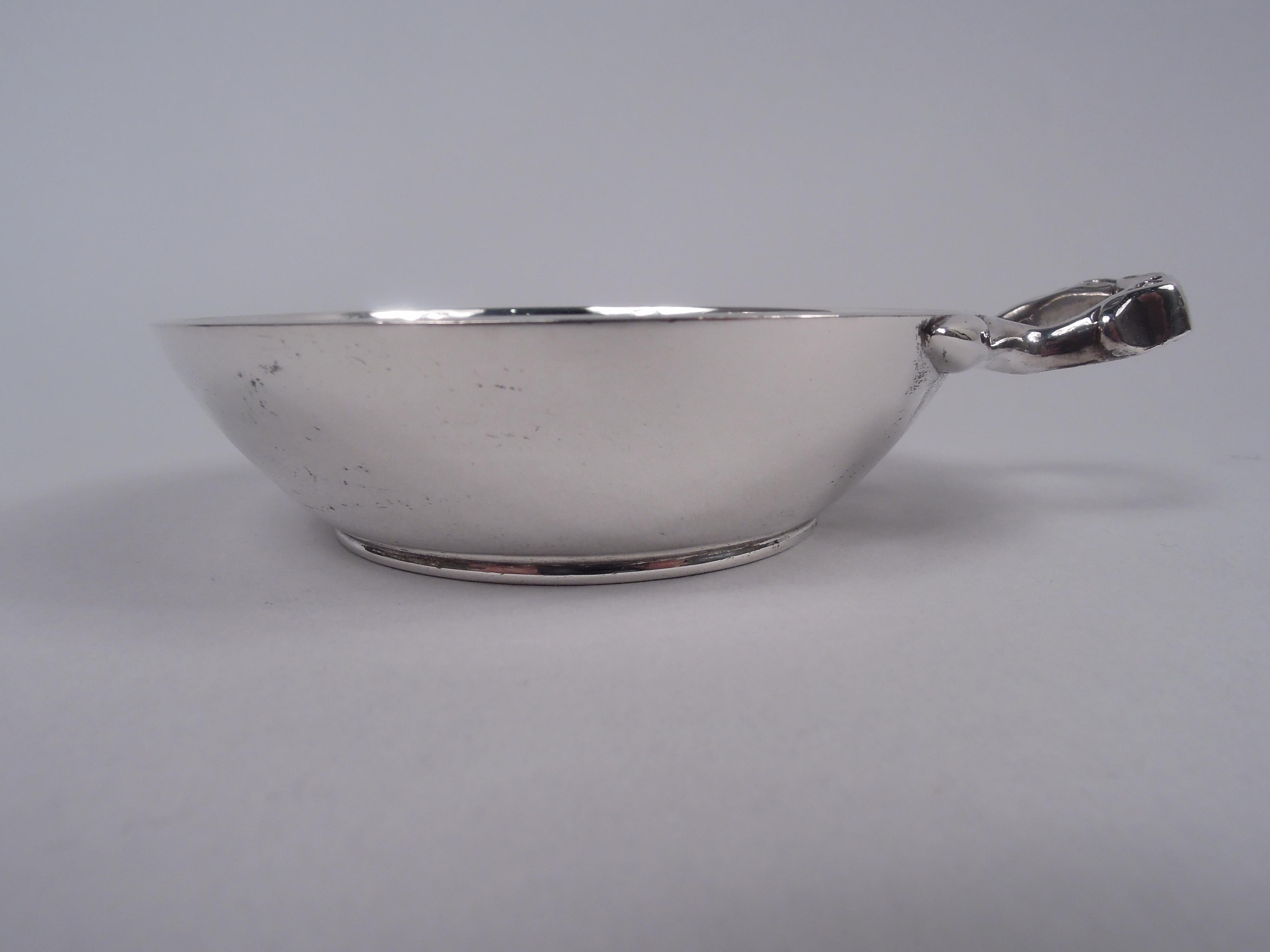 Set of 12 English Modern Wine Tasters with Armorial, 1930 In Good Condition For Sale In New York, NY