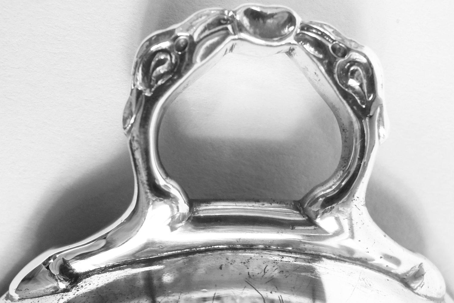 Set of 12 English Modern Wine Tasters with Armorial, 1930 For Sale 3