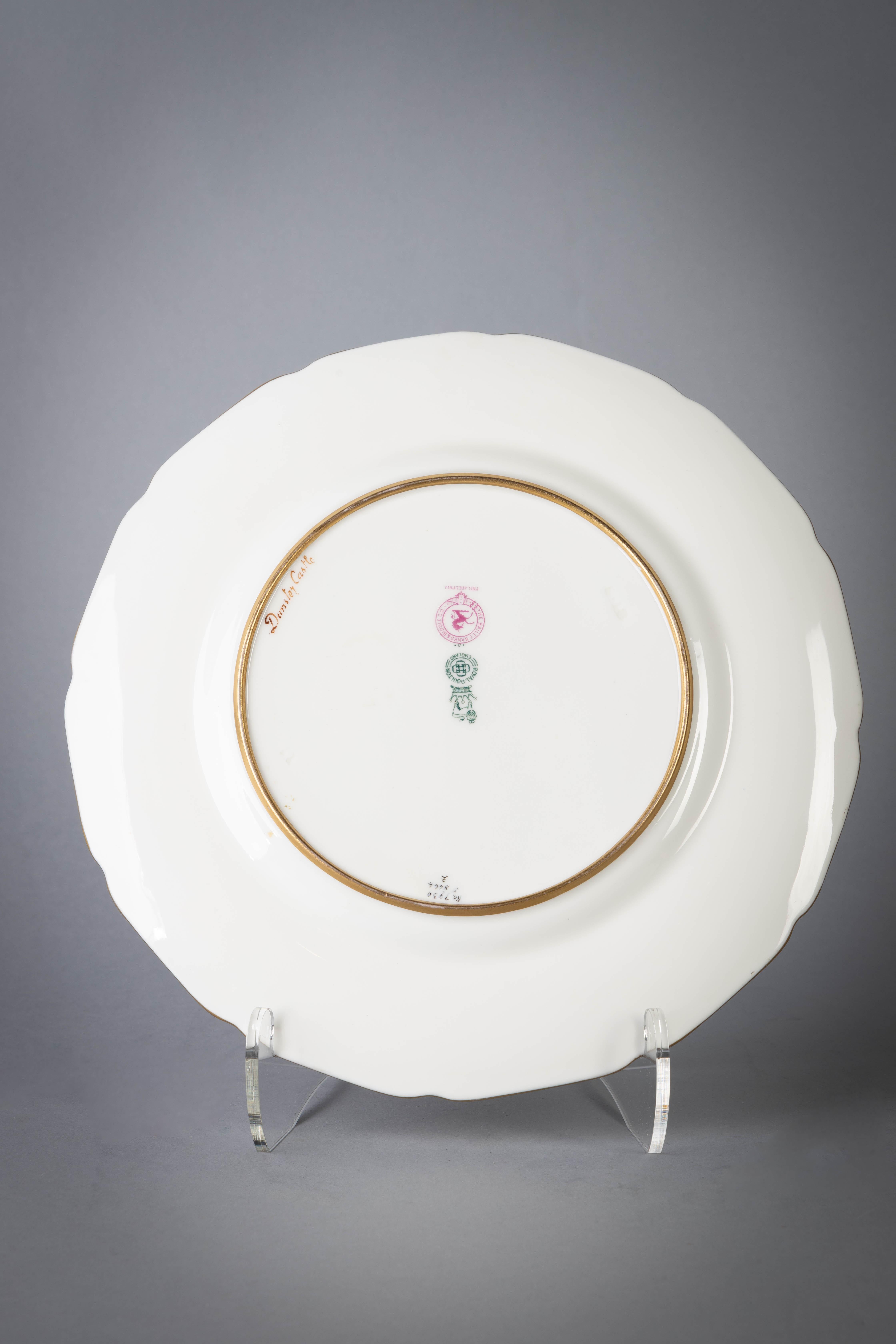 Début du 20ème siècle Ensemble de 12 assiettes topographiques en porcelaine anglaise Royal Doulton, vers 1910 en vente