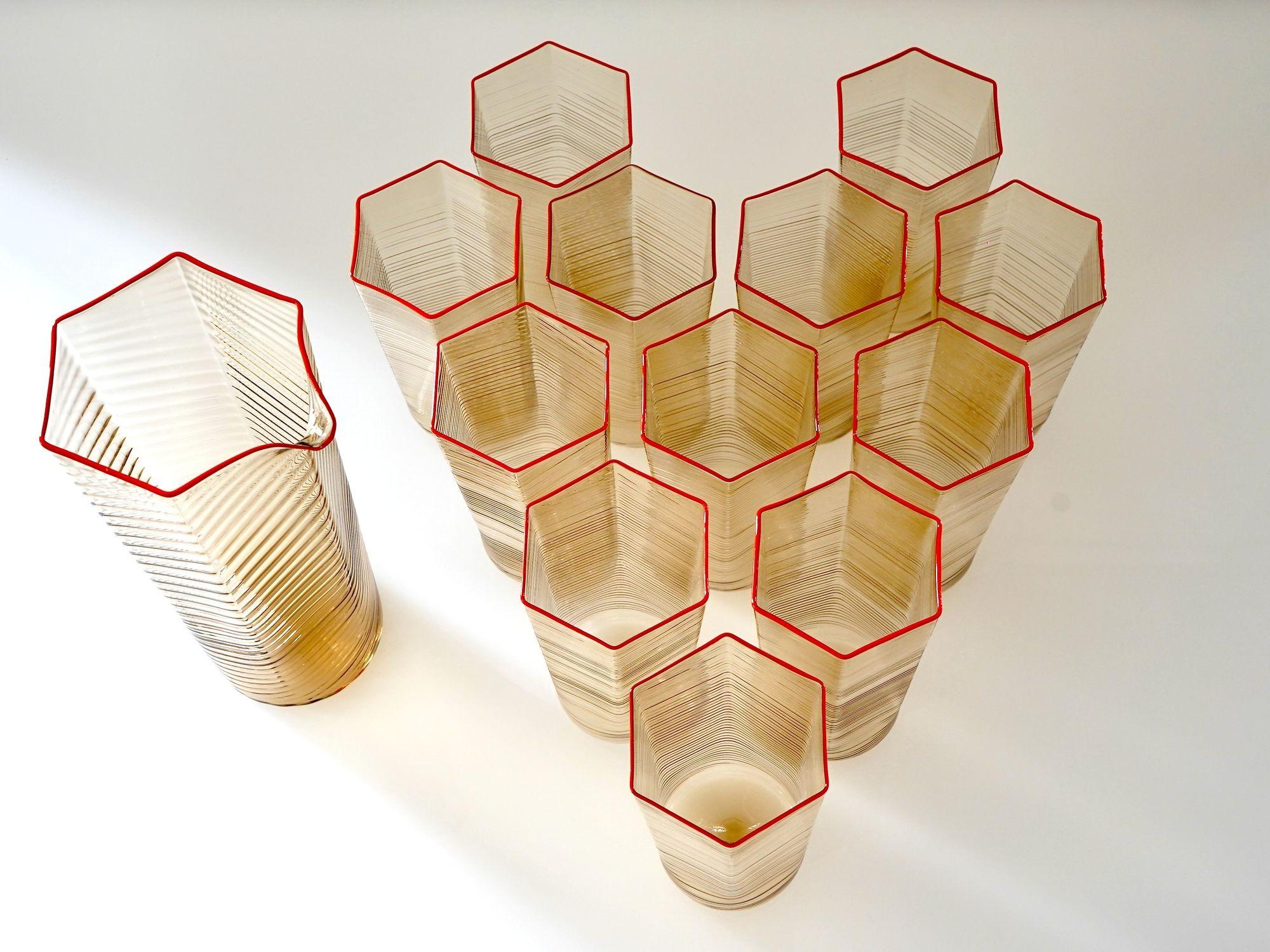 Ensemble de 12 gobelets et pichets Esagonali. Verre de Murano Rigadin Fumè, rouge corail en vente 5
