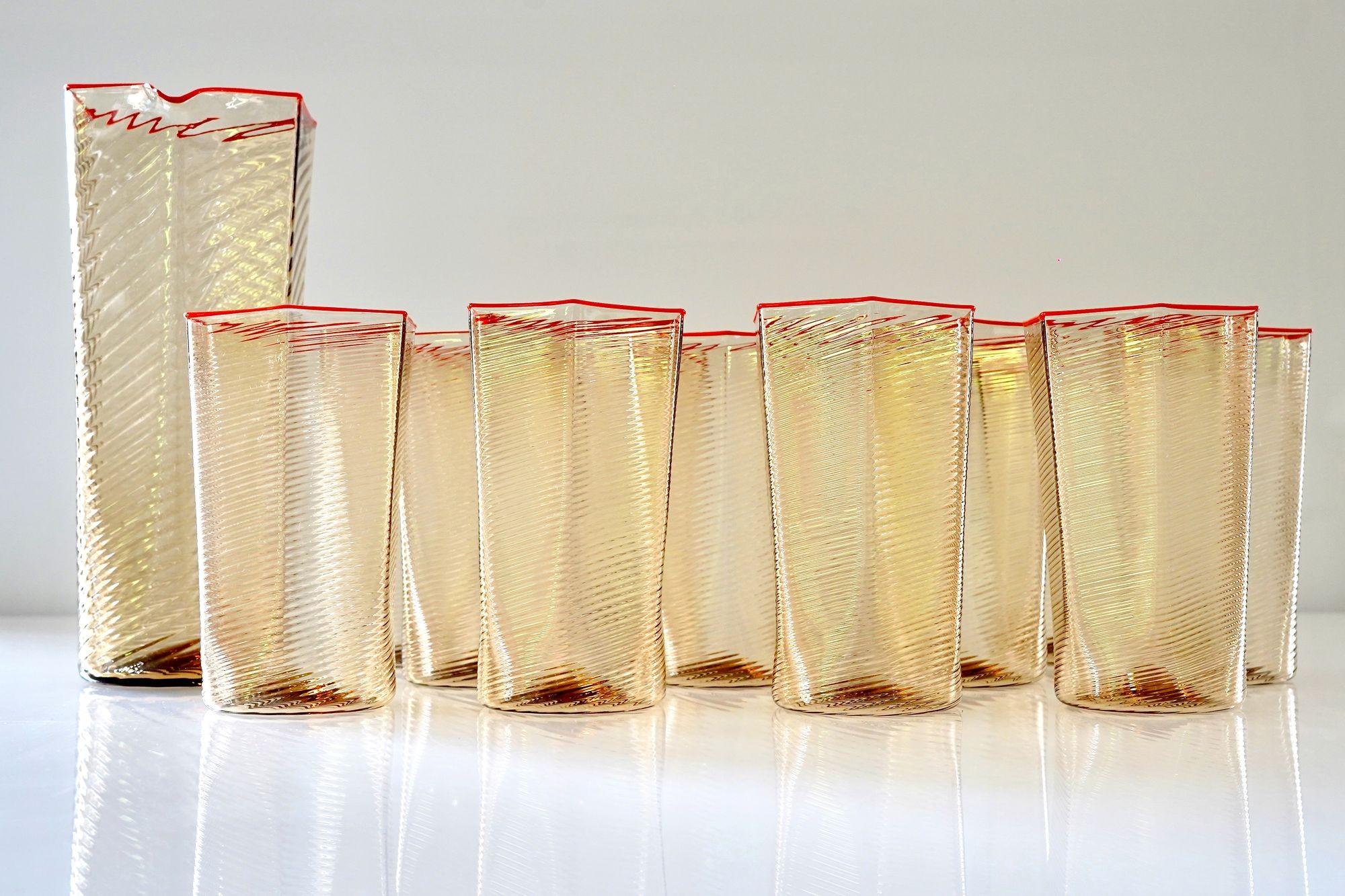 Ensemble de 12 gobelets et pichets Esagonali. Verre de Murano Rigadin Fumè, rouge corail en vente 6