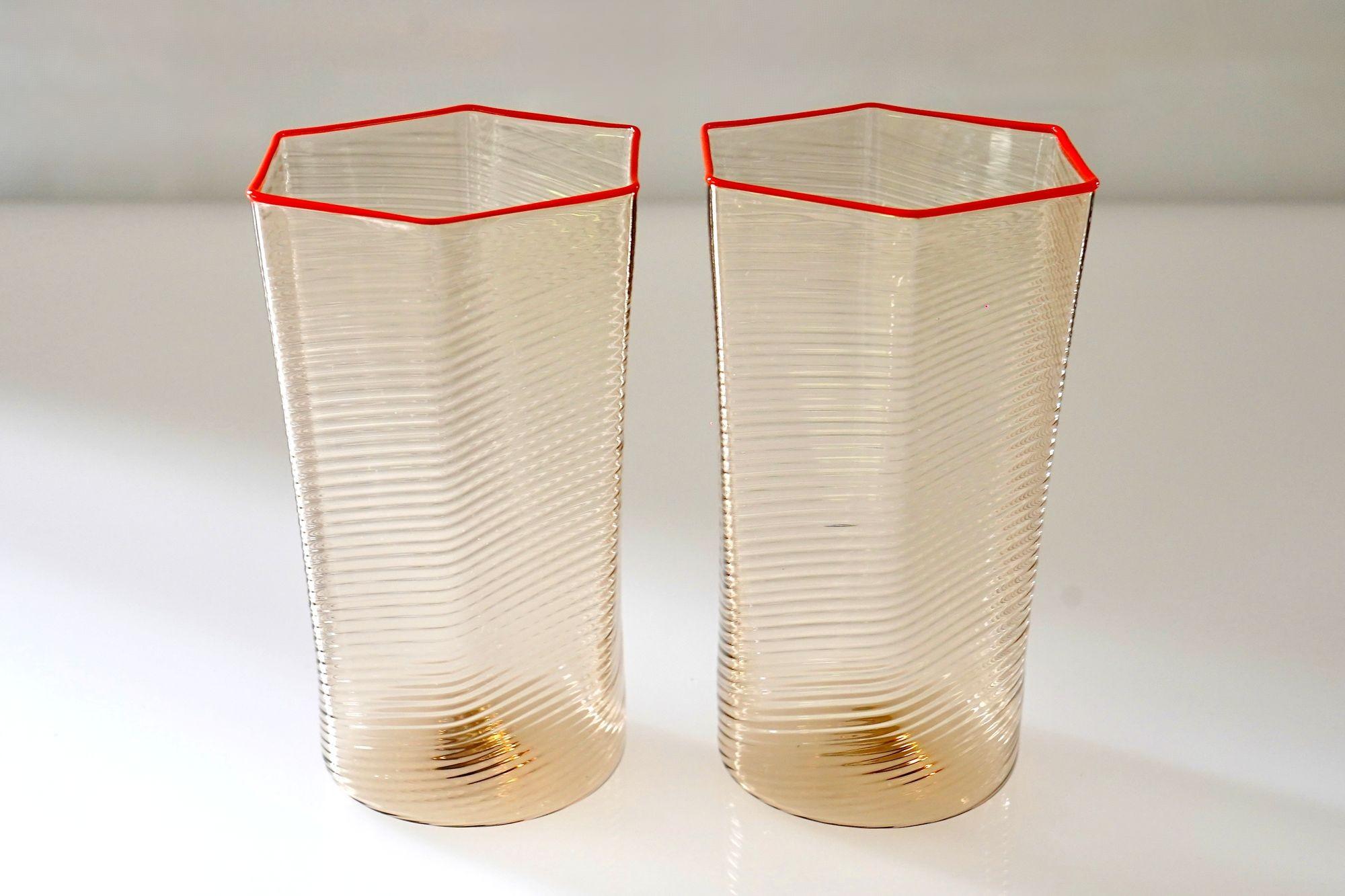 Ensemble de 12 gobelets et pichets Esagonali. Verre de Murano Rigadin Fumè, rouge corail en vente 10