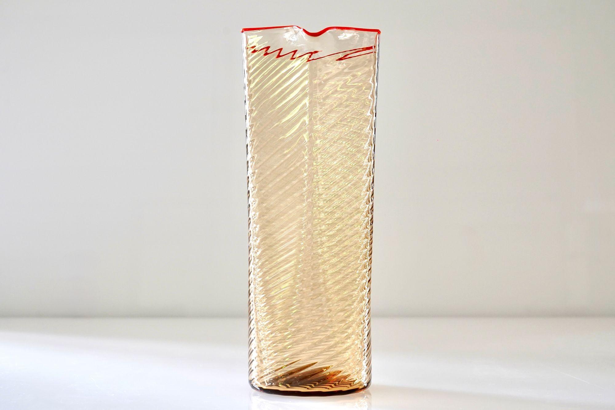 Ensemble de 12 gobelets et pichets Esagonali. Verre de Murano Rigadin Fumè, rouge corail en vente 13