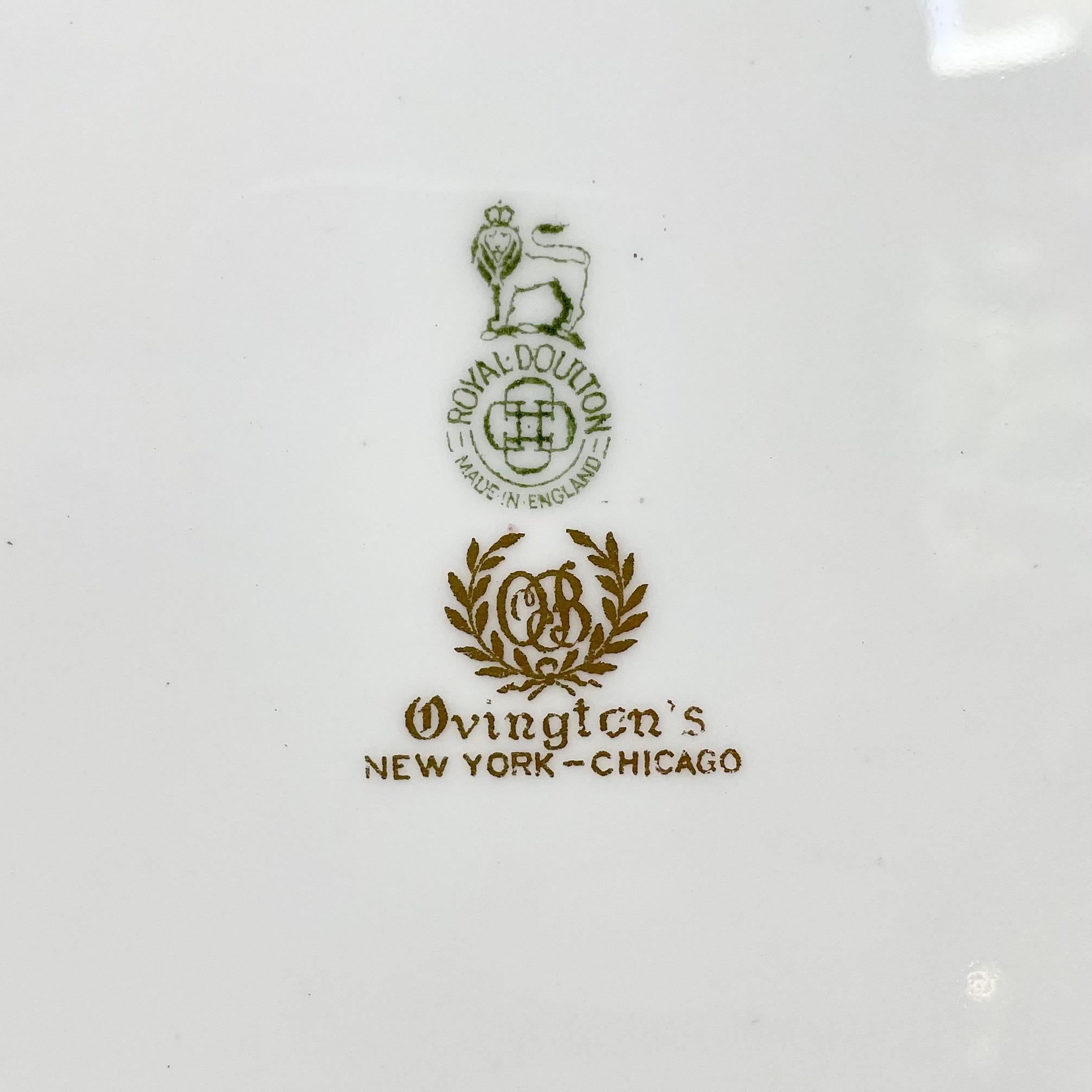 Set di 12 portavasi di porcellana Royal Doulton inglese degli anni '30 in oro e rosso in vendita 3