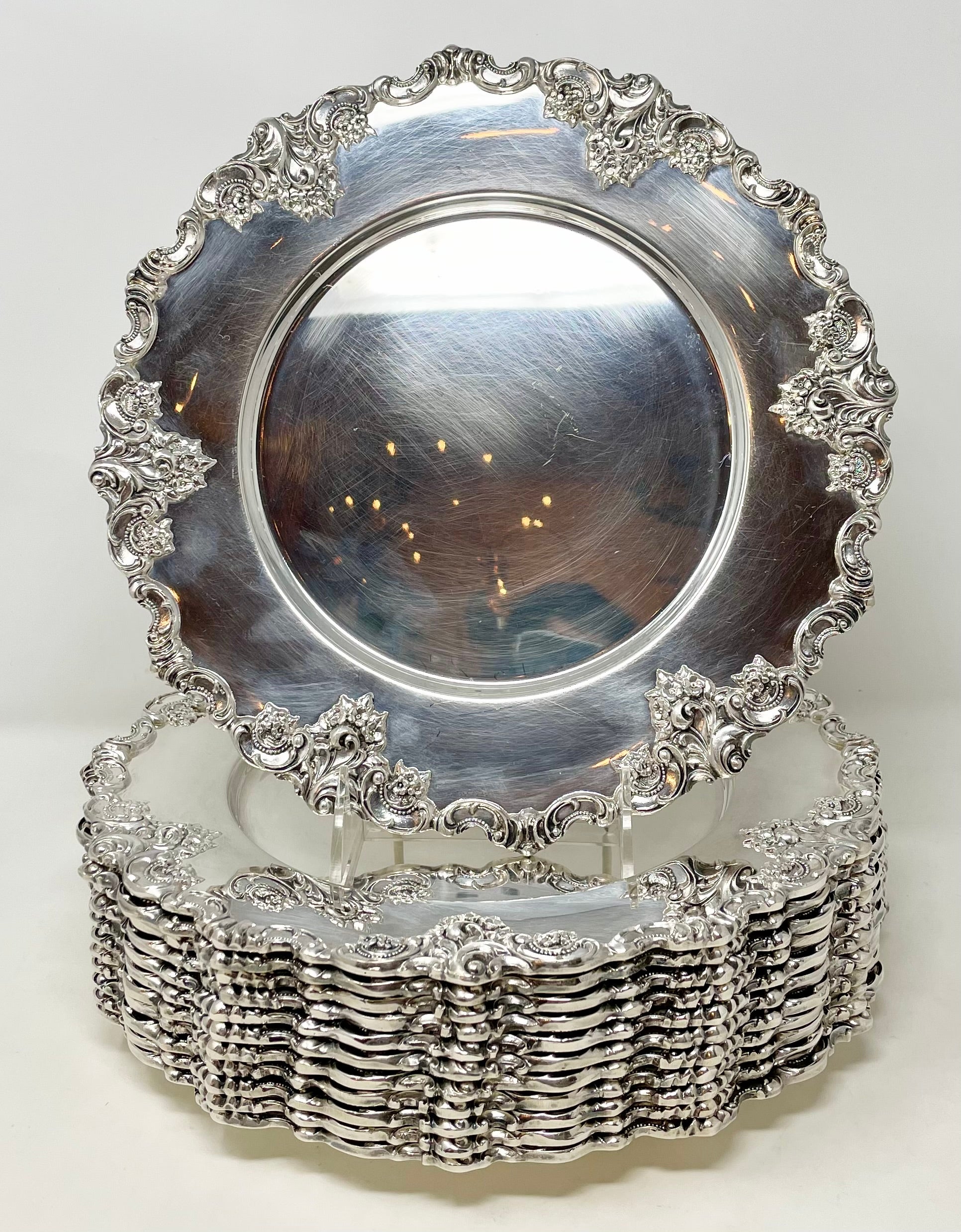 Set of 12 Estate American silver-plated chargers in 