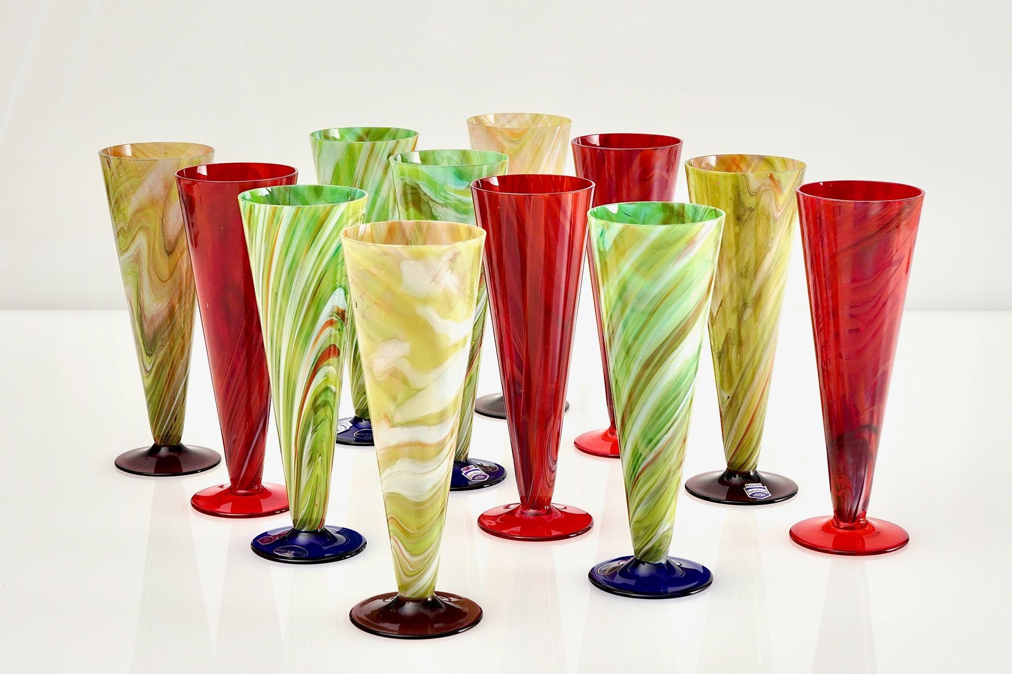 Set de 12 flûtes en verre de Murano par Cenedese, verre marbré de différentes couleurs en vente 3