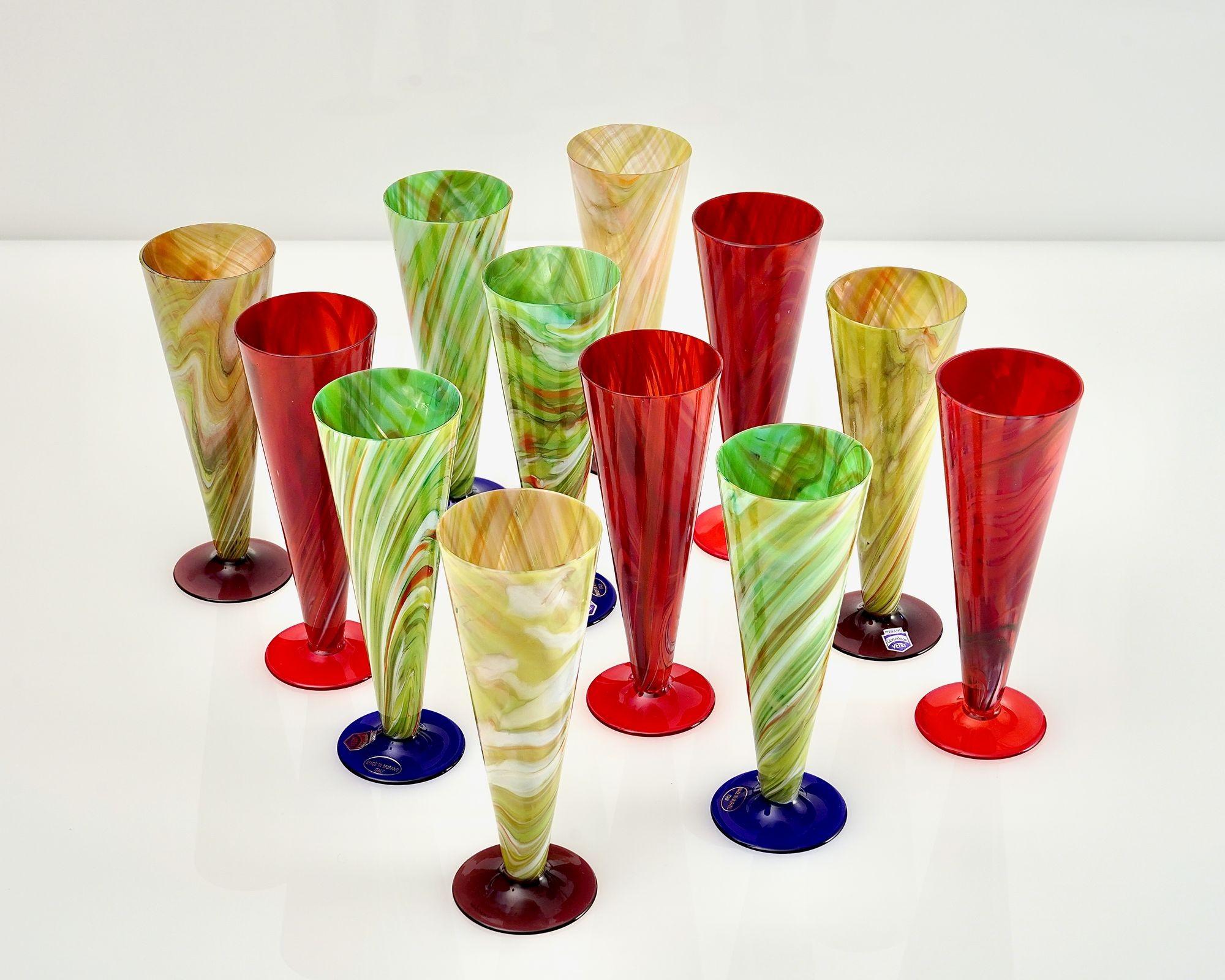 Set de 12 flûtes en verre de Murano par Cenedese, verre marbré de différentes couleurs en vente 5