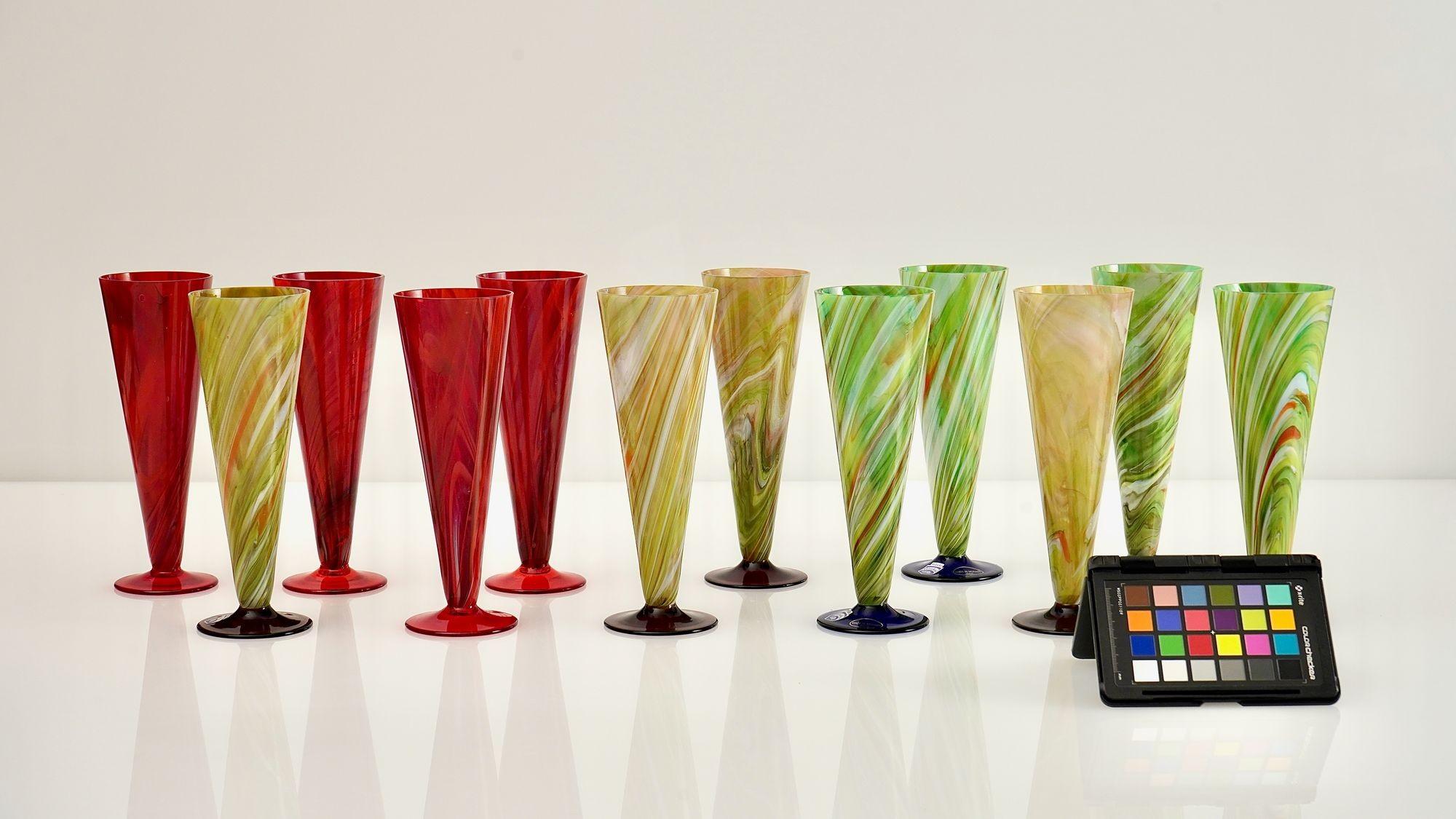 Set de 12 flûtes en verre de Murano par Cenedese, verre marbré de différentes couleurs en vente 13