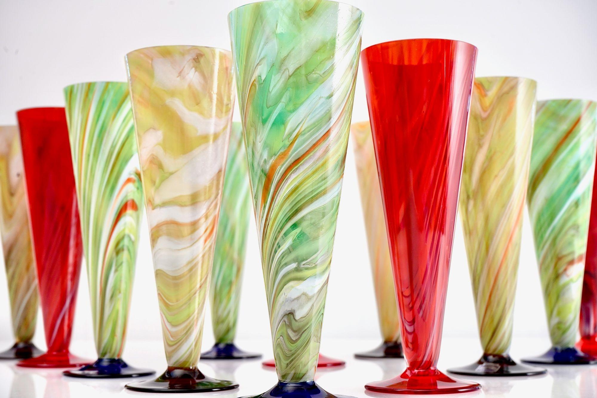 Set de 12 flûtes en verre de Murano par Cenedese, verre marbré de différentes couleurs en vente 2
