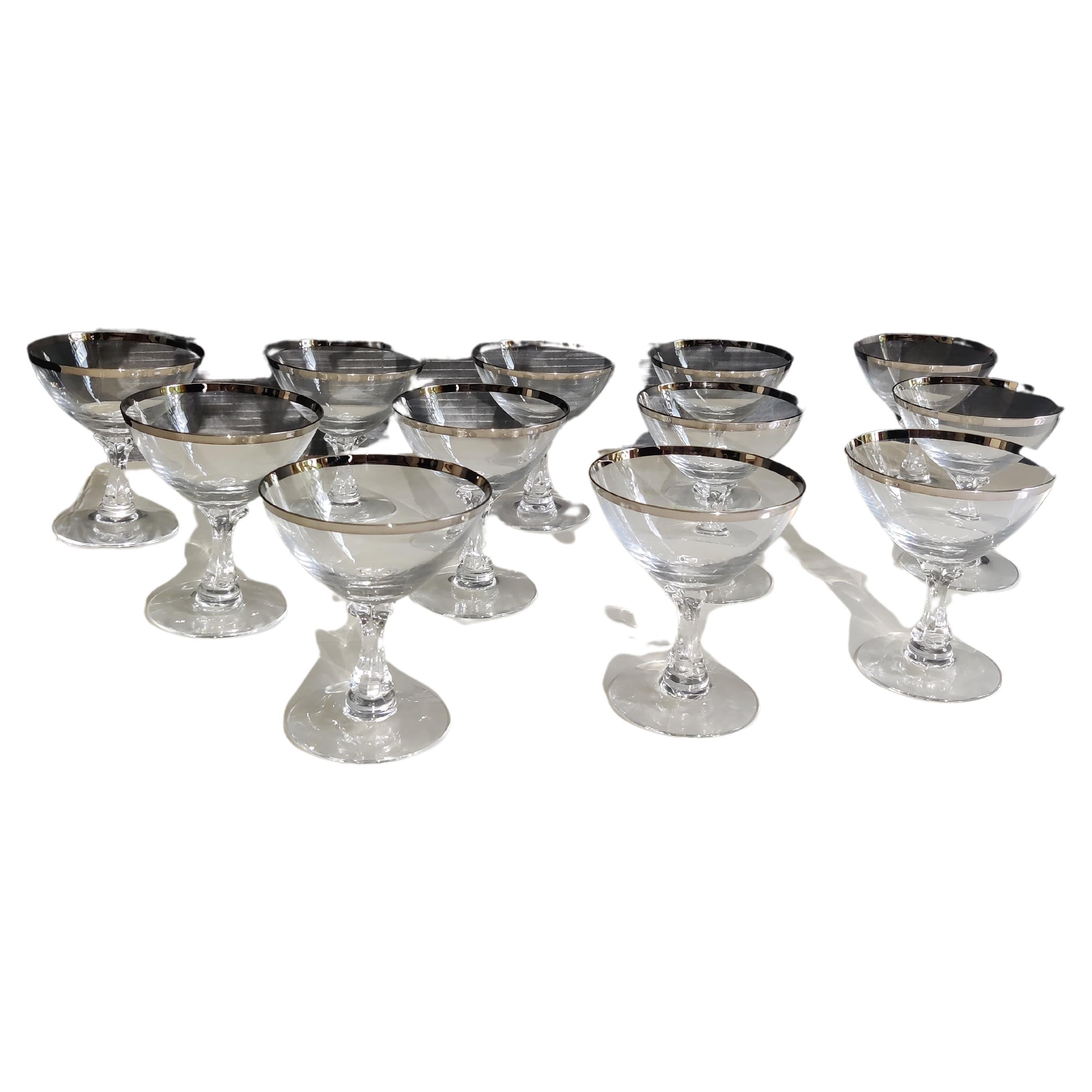 Set di 12 bicchieri da vino / sorbetto Fostoria con anello nuziale in platino