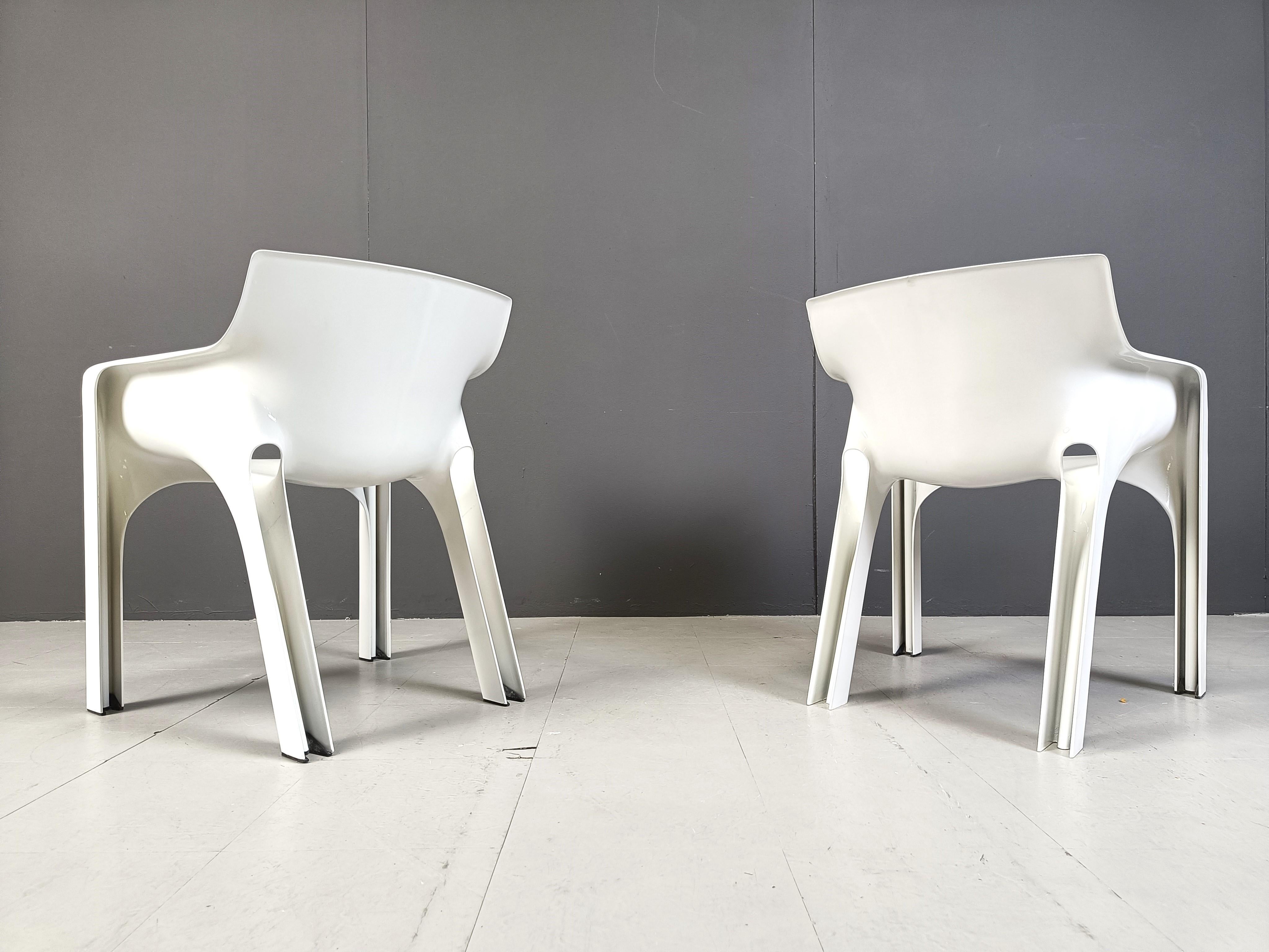 Set di 12 sedie da pranzo Gaudi di Vico Magistretti per Artemide, anni '70 in vendita 3