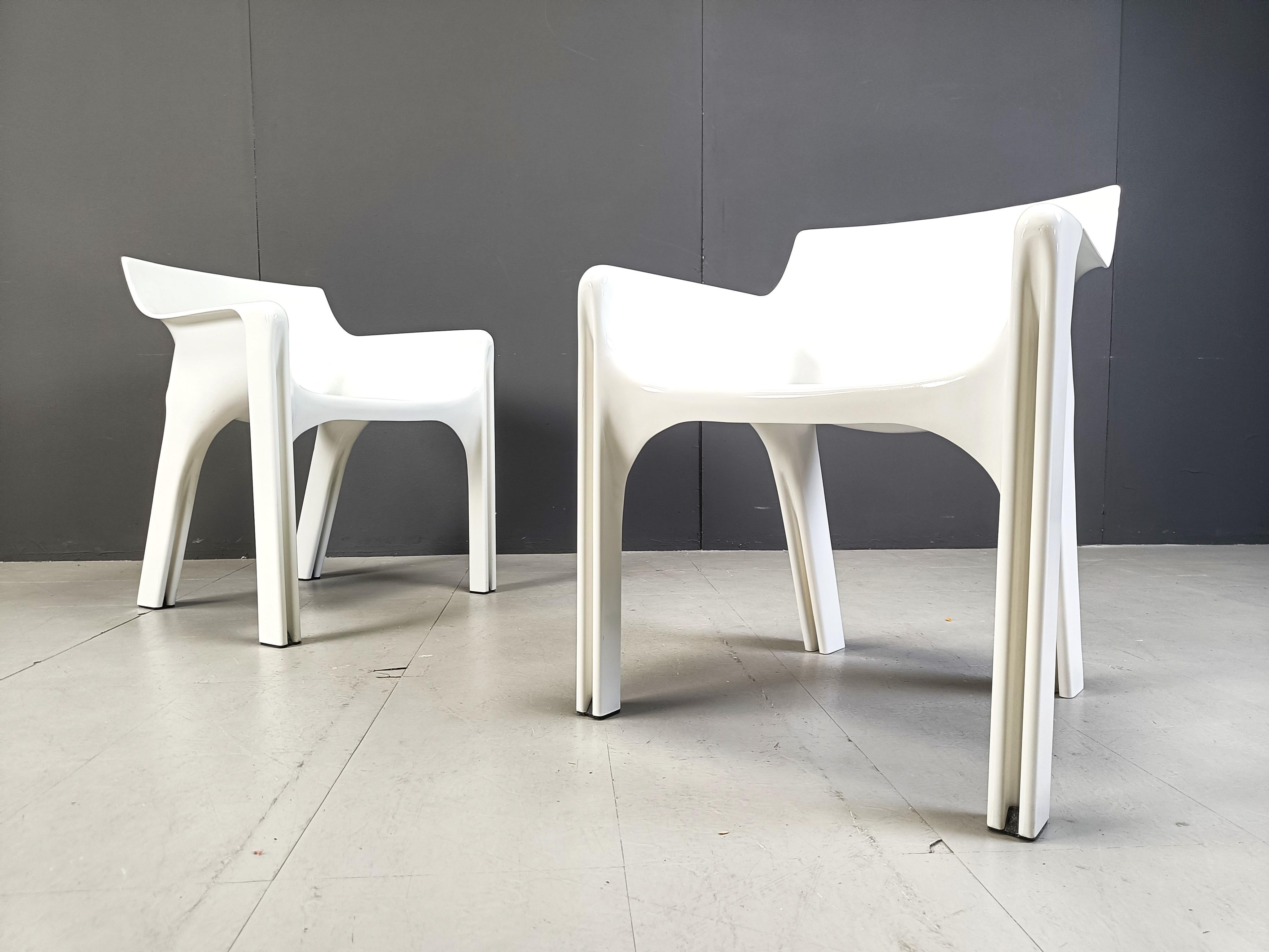 Set di 12 sedie da pranzo Gaudi di Vico Magistretti per Artemide, anni '70 in vendita 4