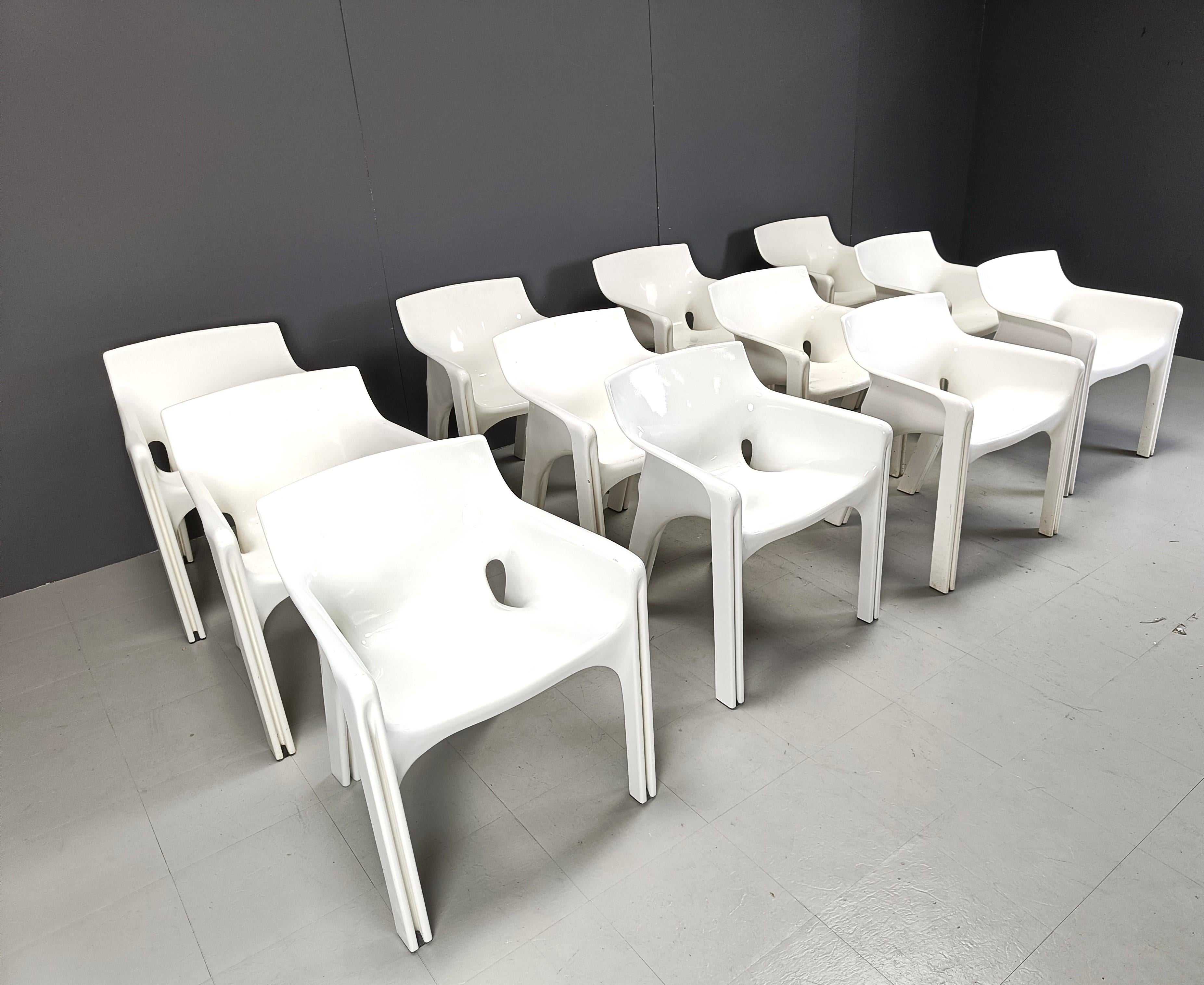 Space Age Set di 12 sedie da pranzo Gaudi di Vico Magistretti per Artemide, anni '70 in vendita