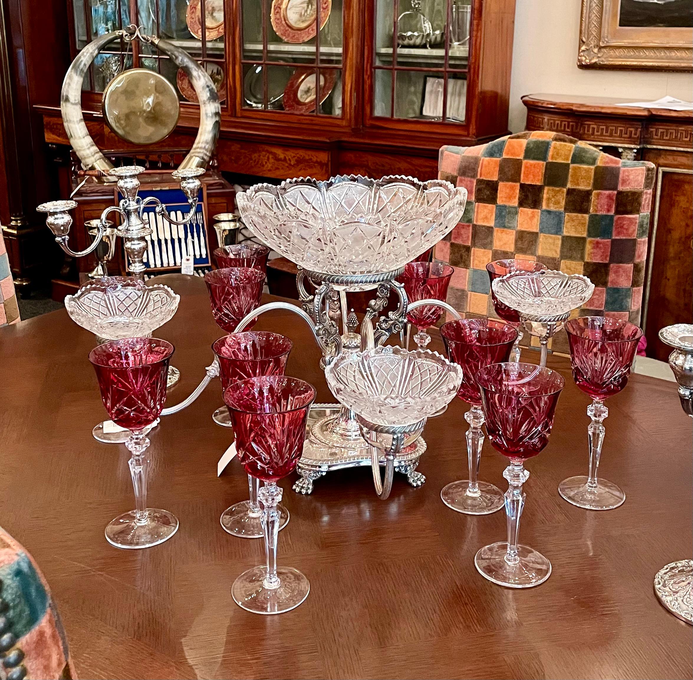 Set von 12 deutschen Gorham-Kranberry-Gläsern aus Kirschbaumholz mit Bleikristallschliff und Schliff im Schliff im Angebot 1
