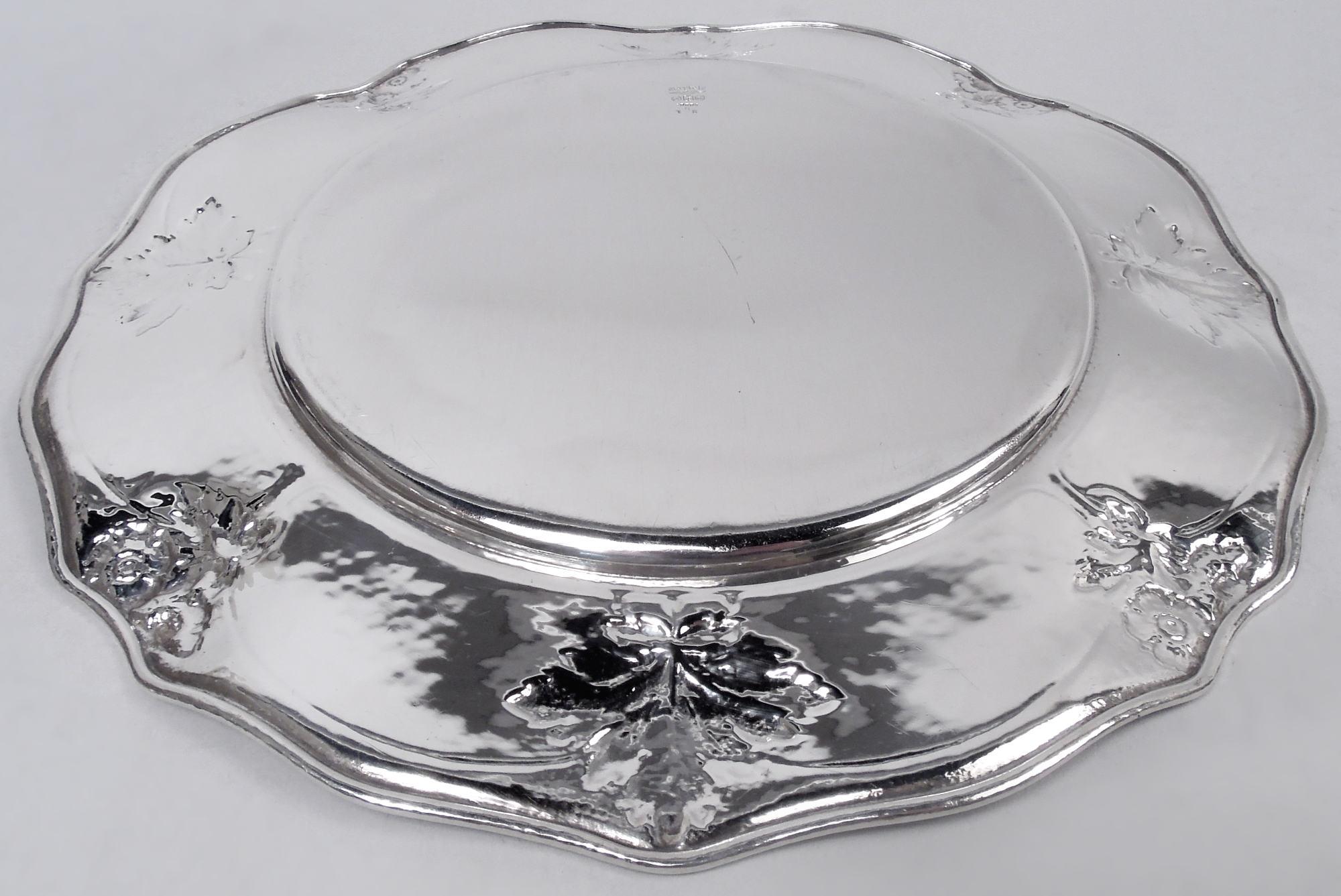 Lote de 12 platos de plata Martelé Gorham Edwardian Art Nouveau en venta 3