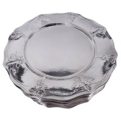 Ensemble de 12 assiettes à dîner en argent martelé Gorham Edwardian Art Nouveau