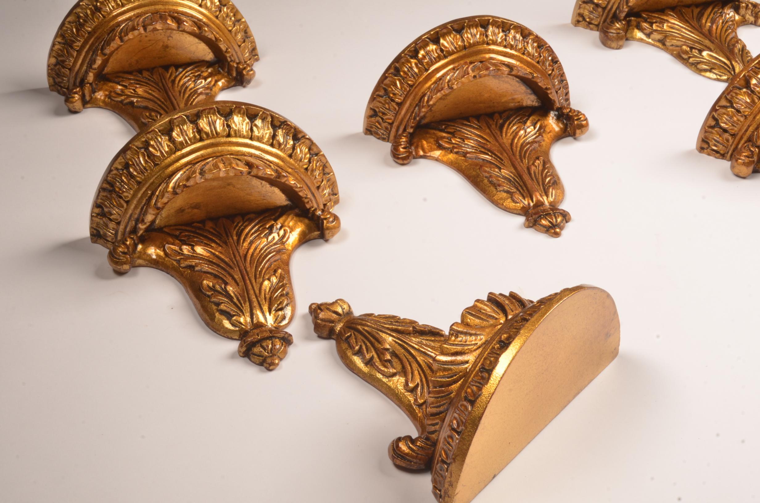 Set of 12 Hand Carved Giltwood Wall Brackets in French Rococo Style In Good Condition In Ulestraten, Limburg