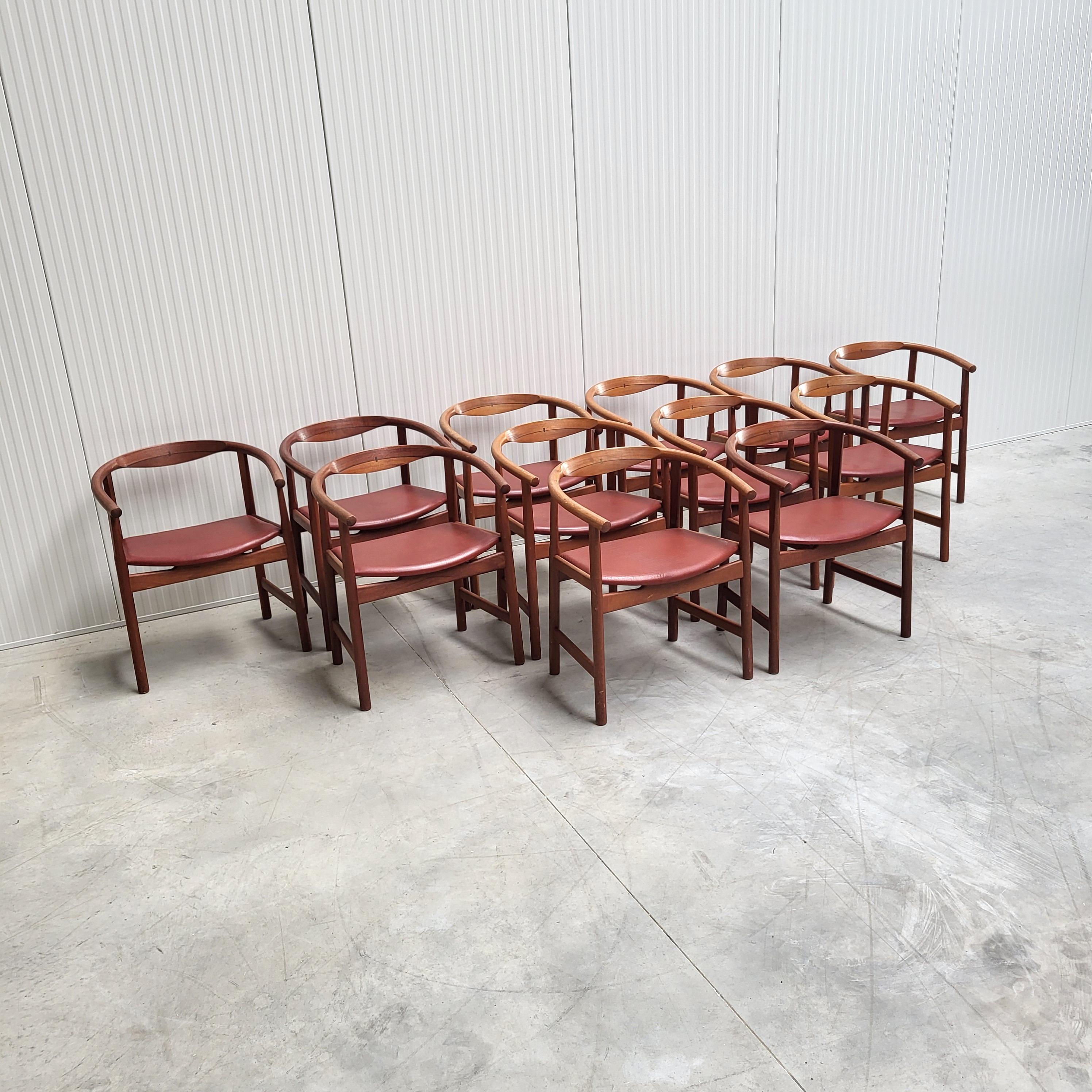 Danois Ensemble de 12 chaises de salle à manger Hans Wegner PP203 par PP Mobler Danemark 1969 en vente