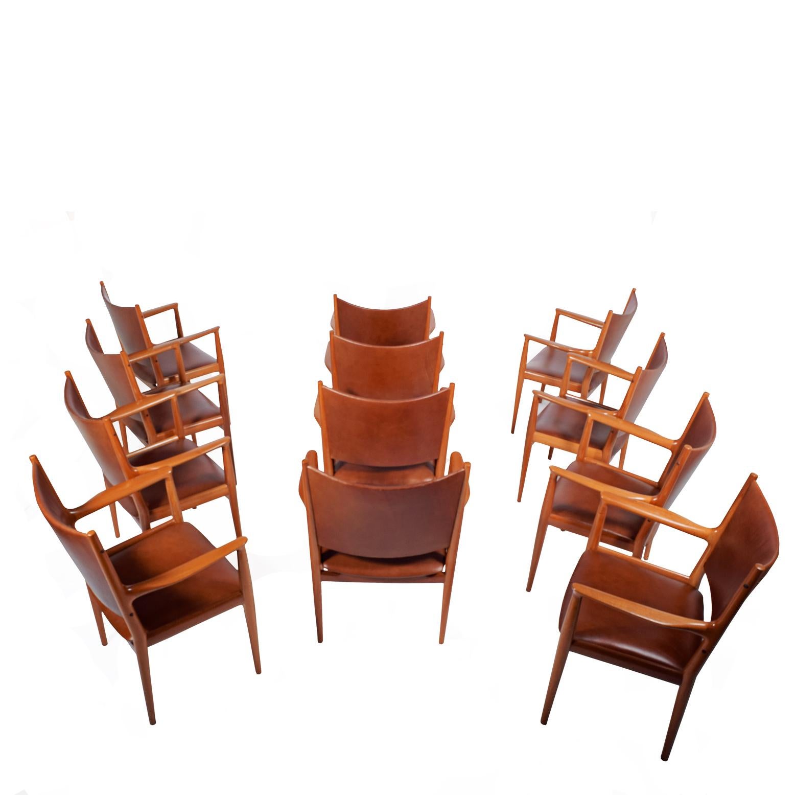 Set of 4left Hans Wegner JH513 Armchairs In Good Condition In Hudson, NY