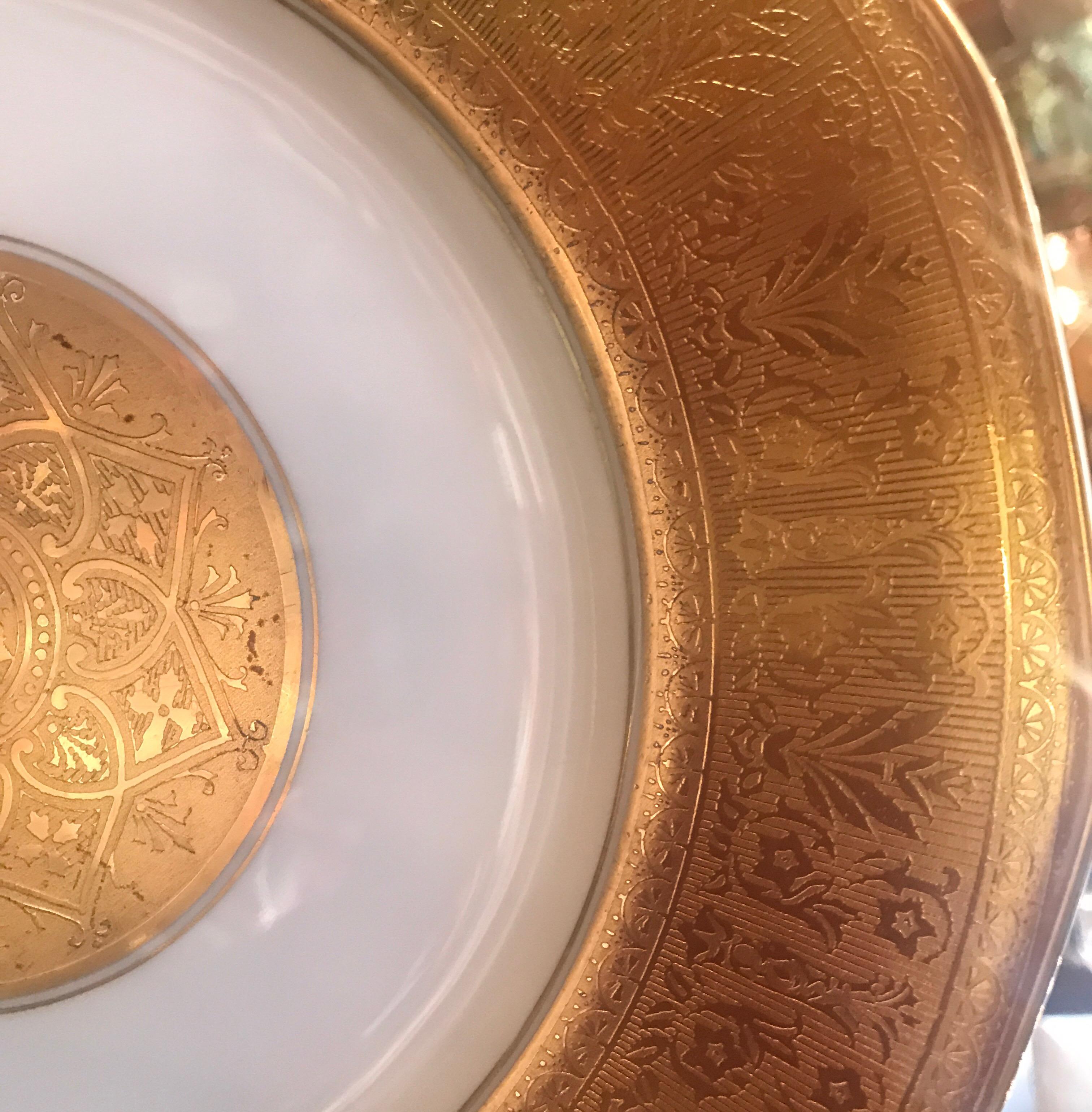Porcelain Set of 12 Haviland French Gold Encrusted Service Dinner Plates