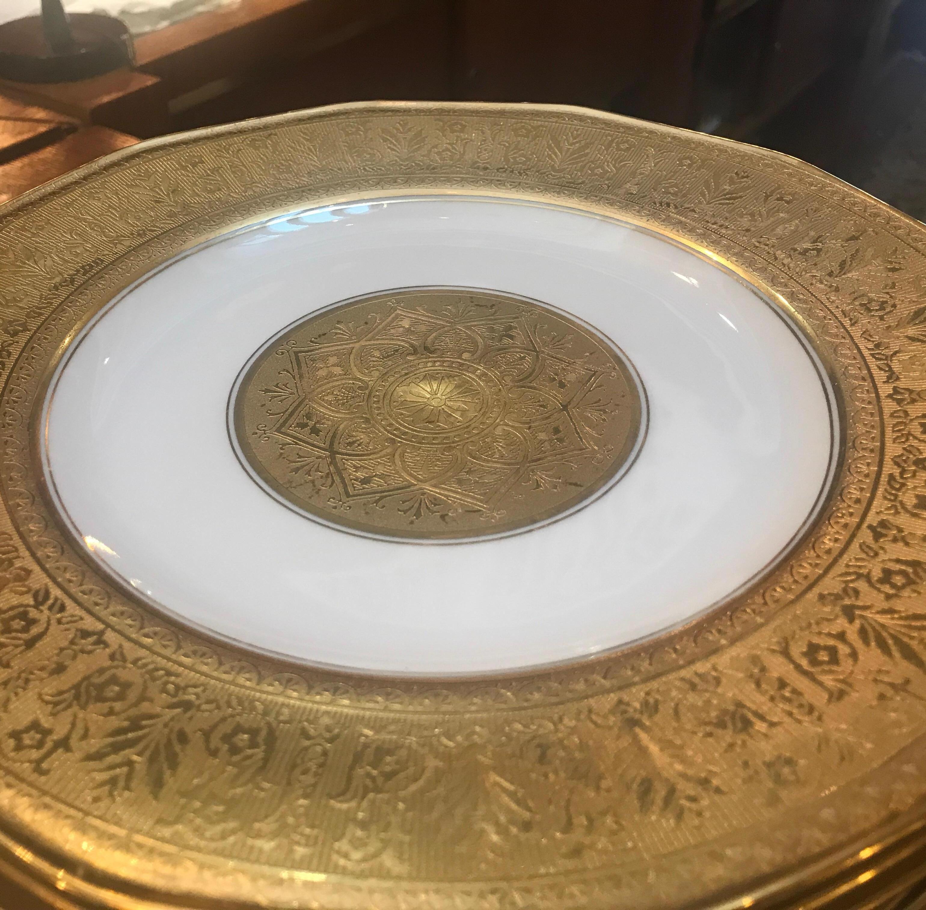 Set of 12 Haviland French Gold Encrusted Service Dinner Plates 2