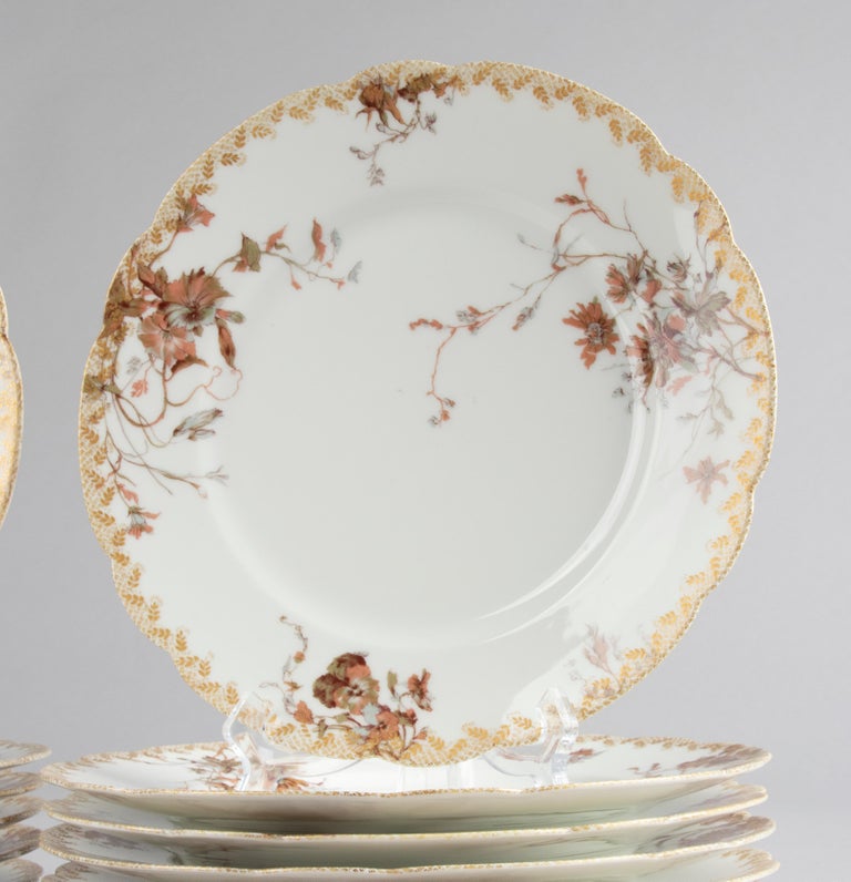Set of 12 Haviland Limoges Porcelain Dinner Plates, Art Nouveau 3