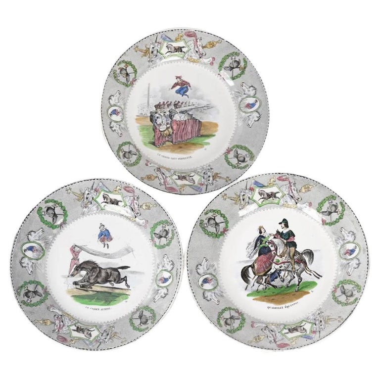 Set of 12 "Horses" Scene 19th Century Dinner Plates by Creil and Montereau For Sale at 1stDibs