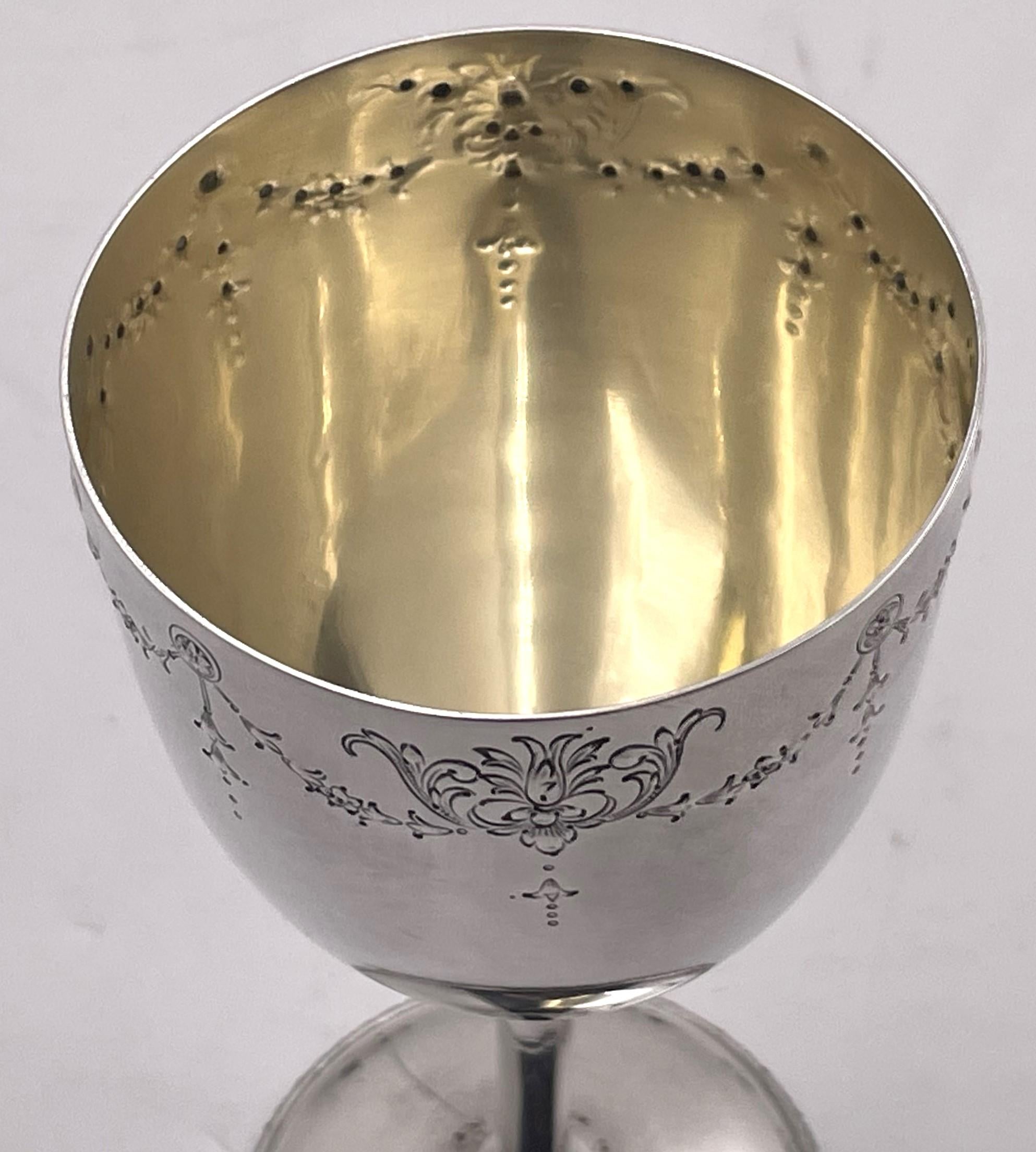 20ième siècle Set of 12 International Sterling Silver Goblets on Matching Tray en vente