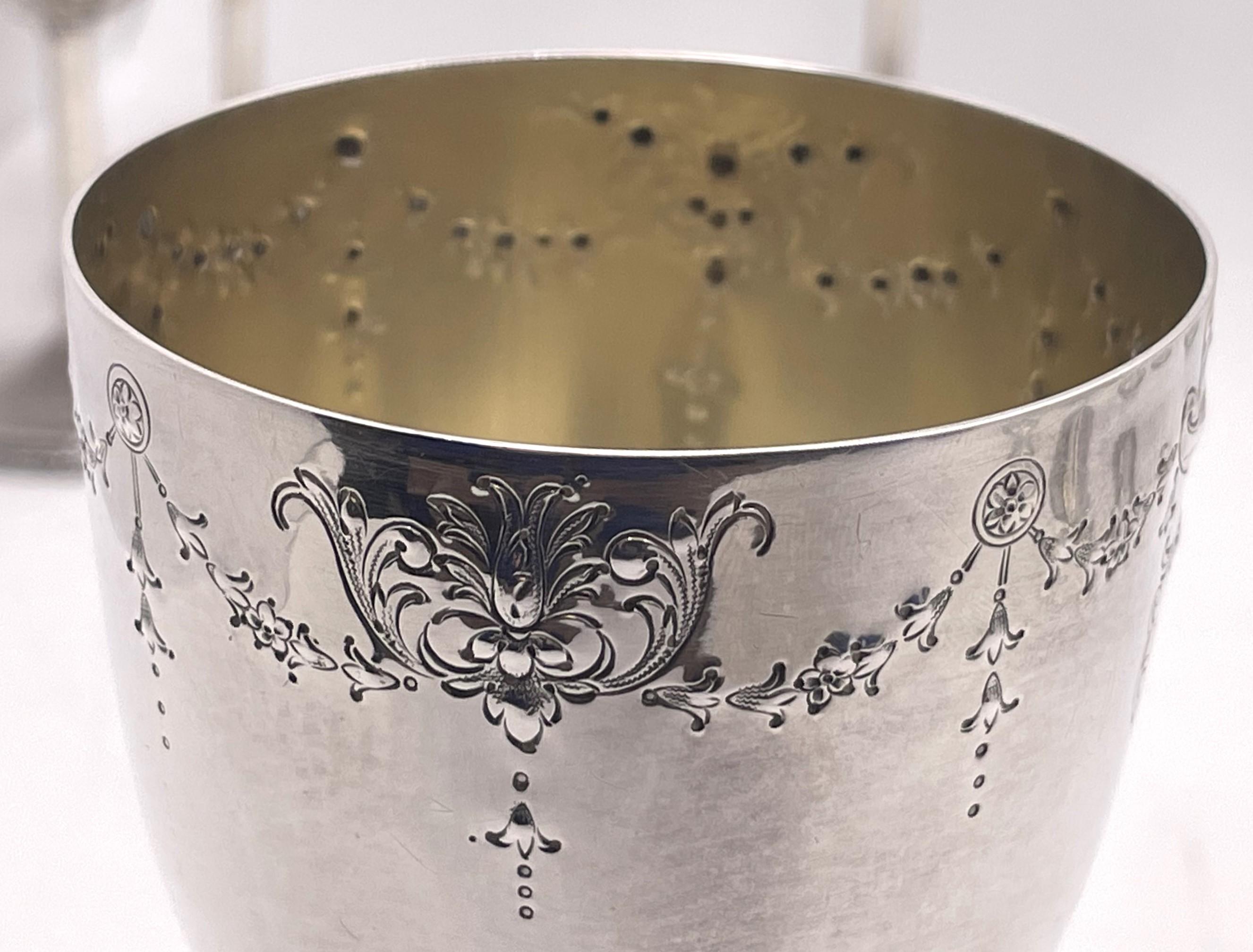 Argent Set of 12 International Sterling Silver Goblets on Matching Tray en vente