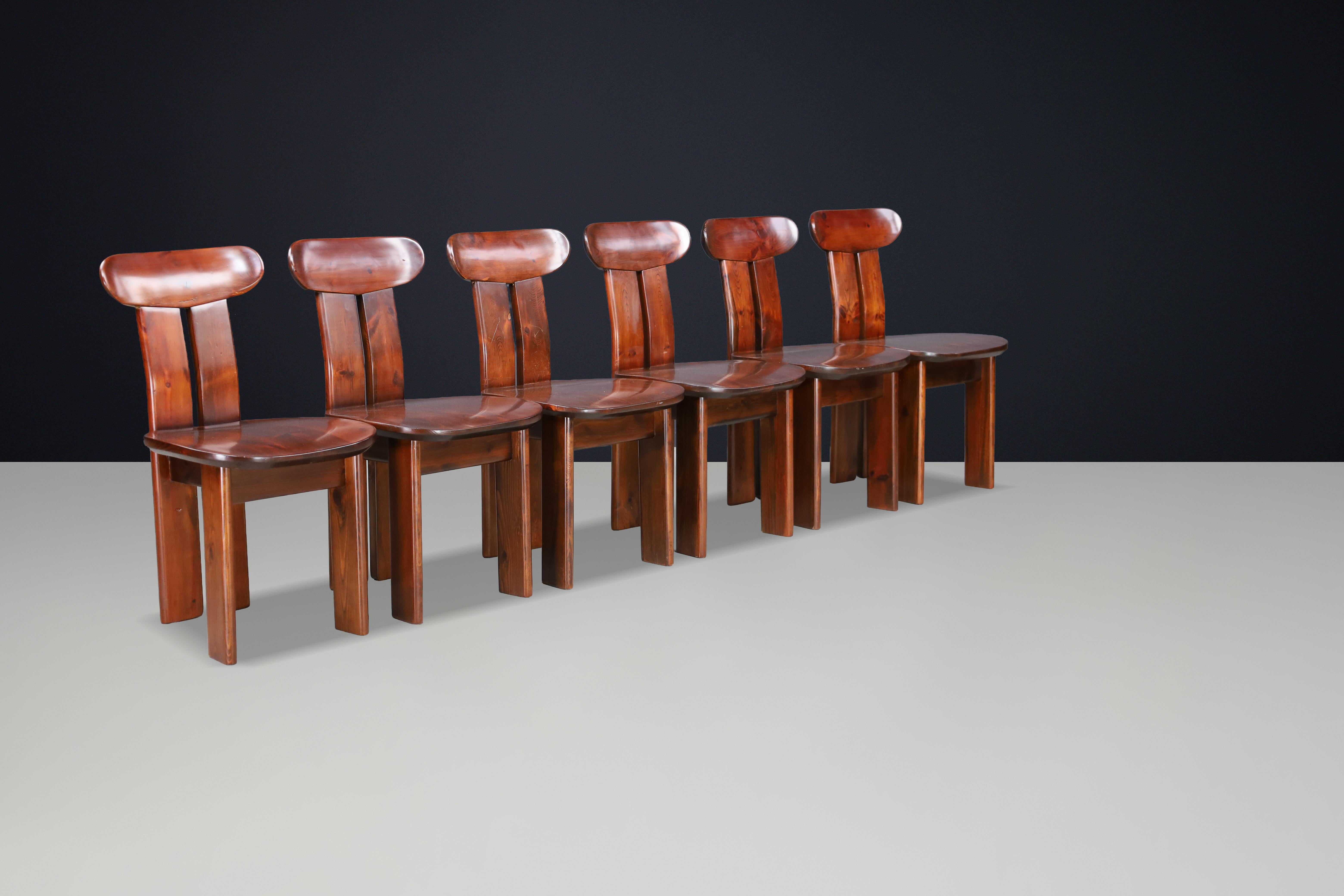 Set di 12 sedie da pranzo italiane in pino, attribuite a Mario Marenco, anni '70 in vendita 3