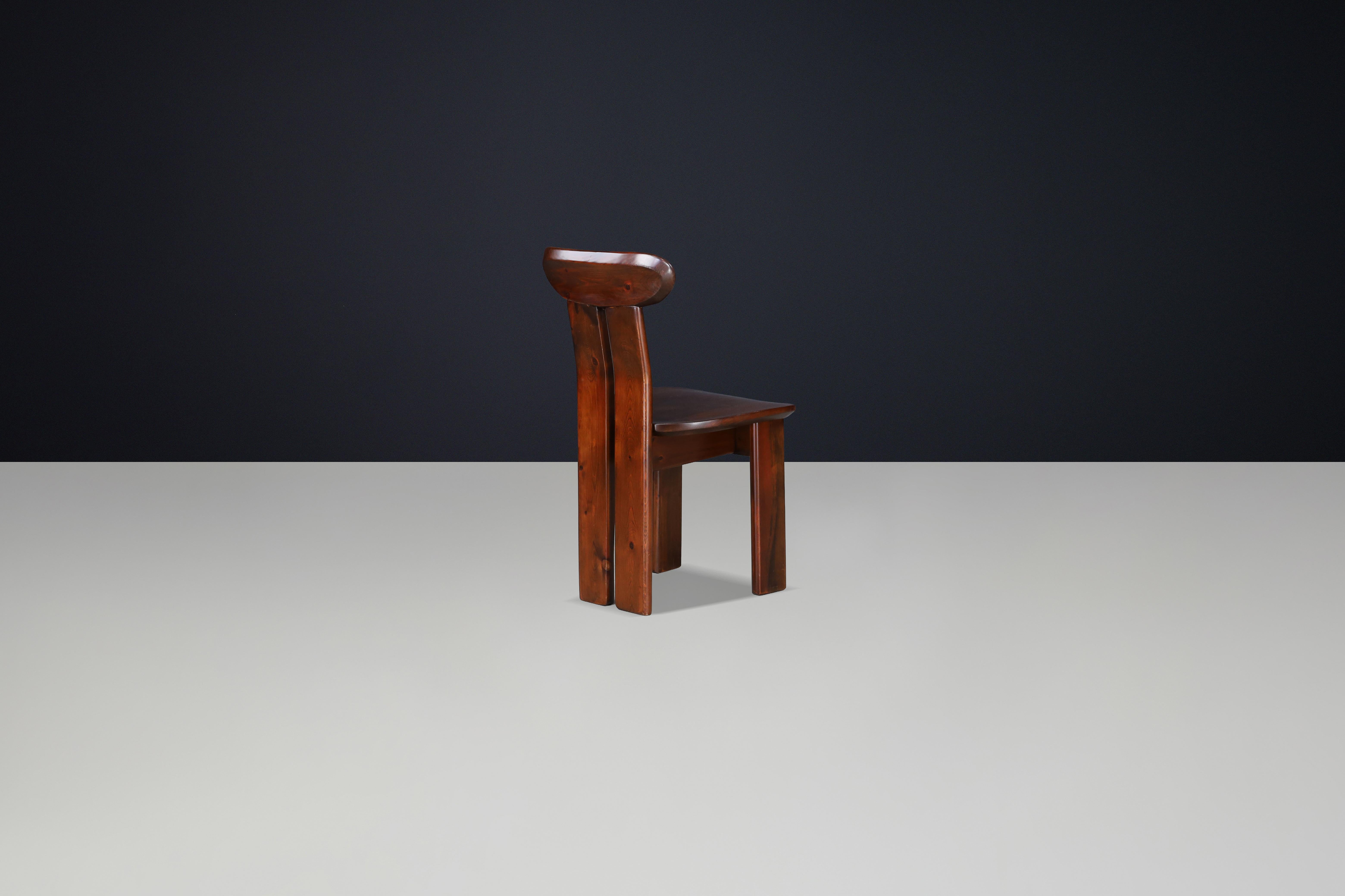 Set di 12 sedie da pranzo italiane in pino, attribuite a Mario Marenco, anni '70 In condizioni buone in vendita a Almelo, NL