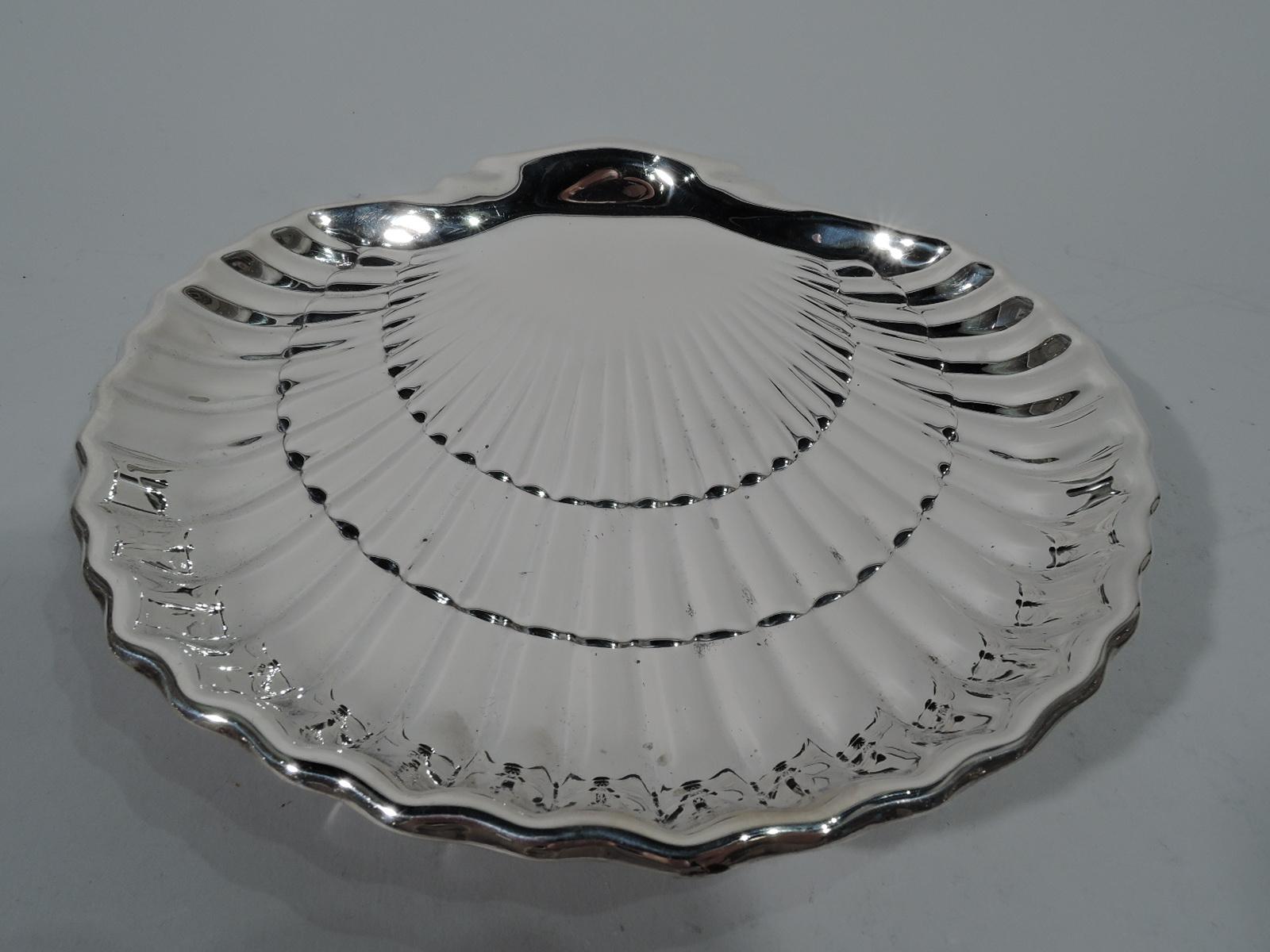Mid-Century Modern Set of 12 Large Gorham American Sterling Silver Scallop Shell Plates