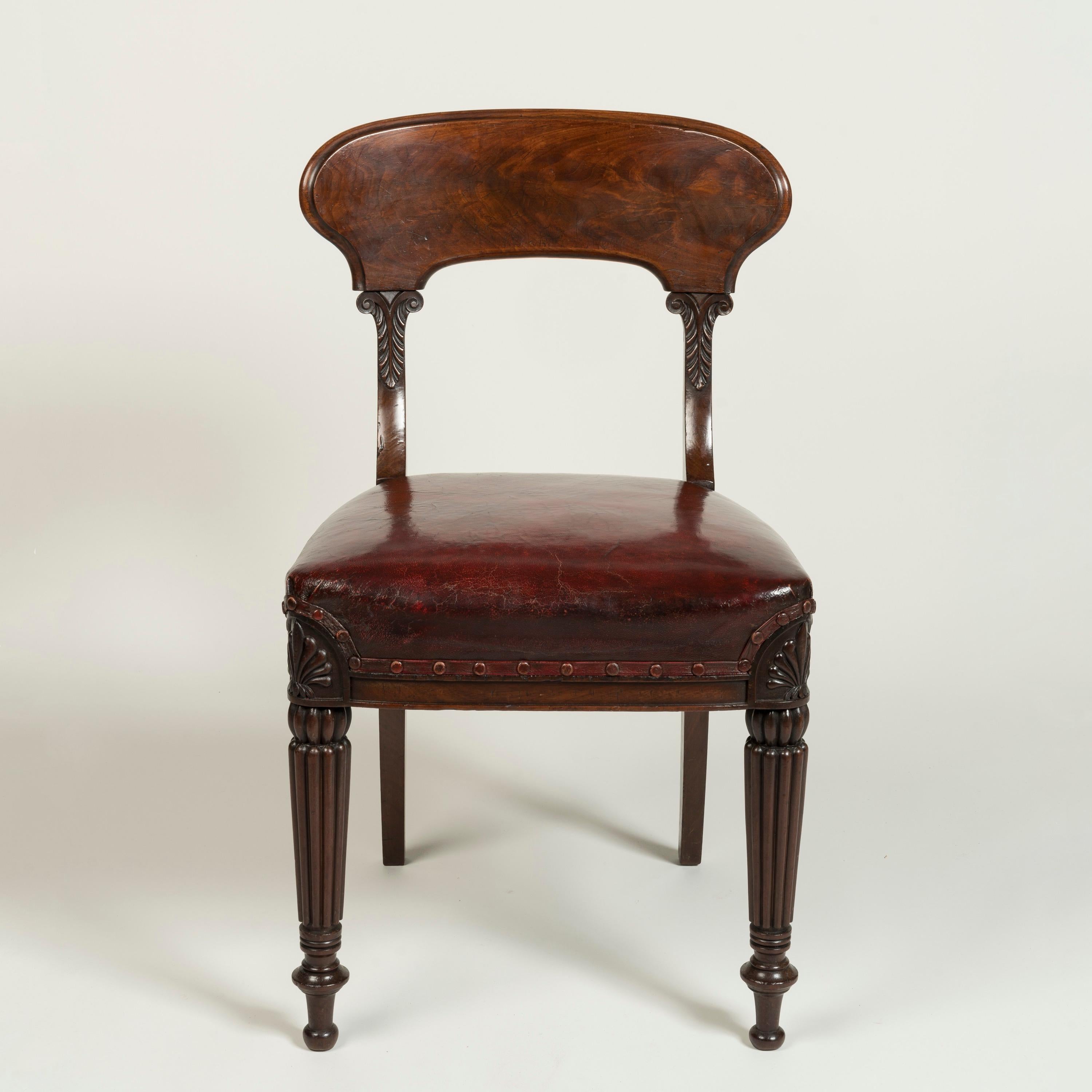 English Set of 12 Late Georgian Mahogany Dining Chairs attributed to Gillows For Sale