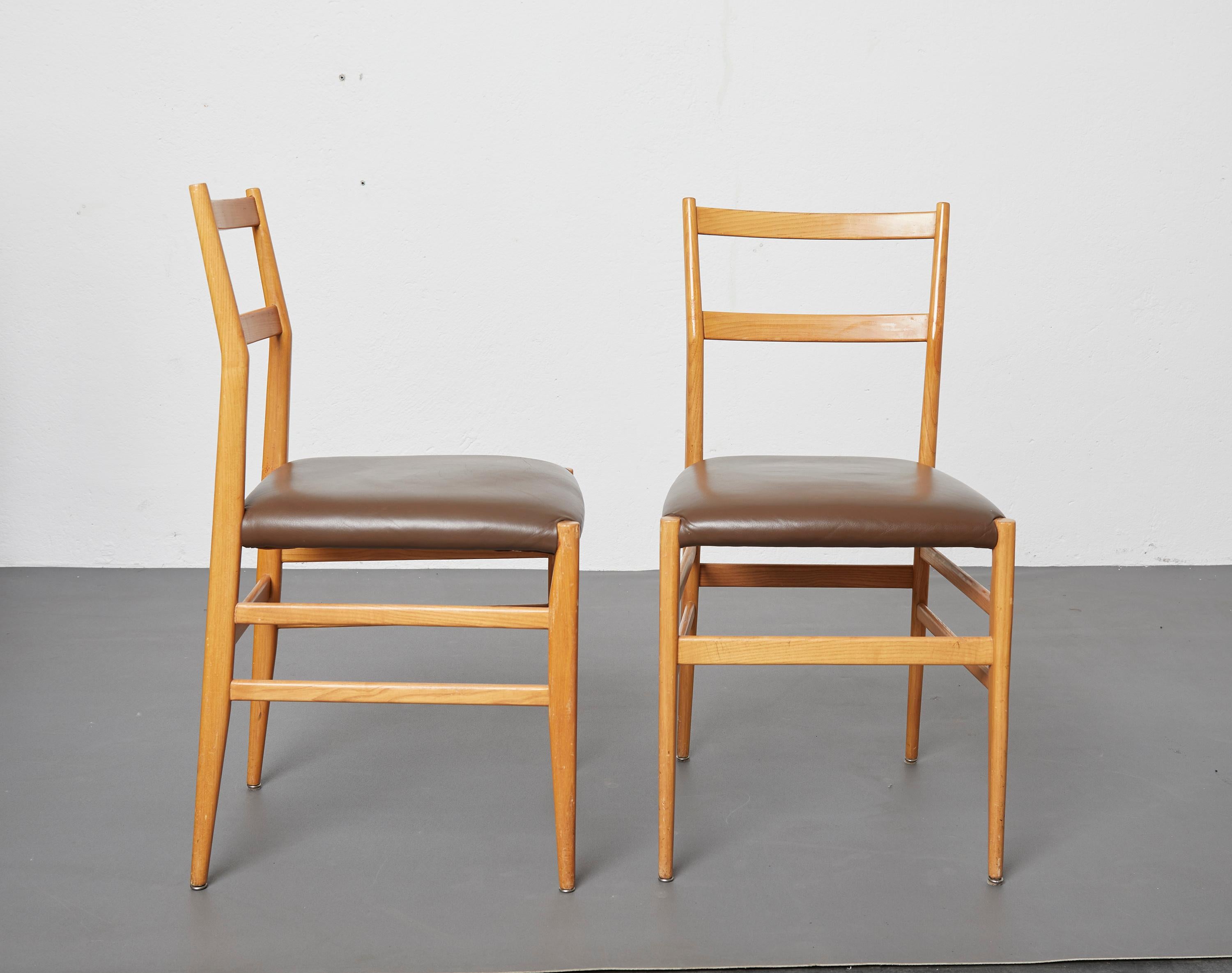 Set of 12 Leggera Dining Chairs in Ash Wood and Leather by Gio Ponti for Cassina 4