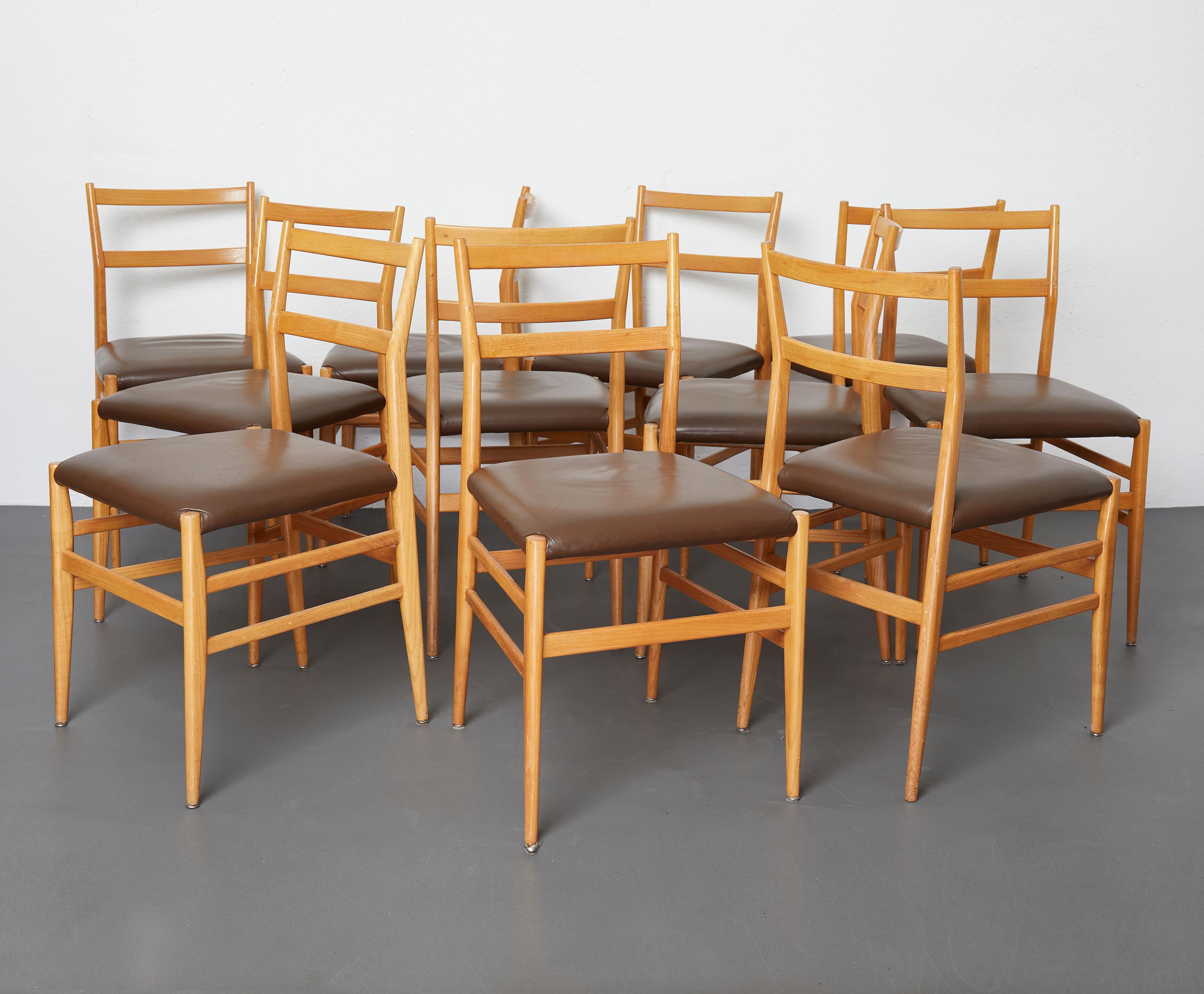 Italian Set of 12 Leggera Dining Chairs in Ash Wood and Leather by Gio Ponti for Cassina