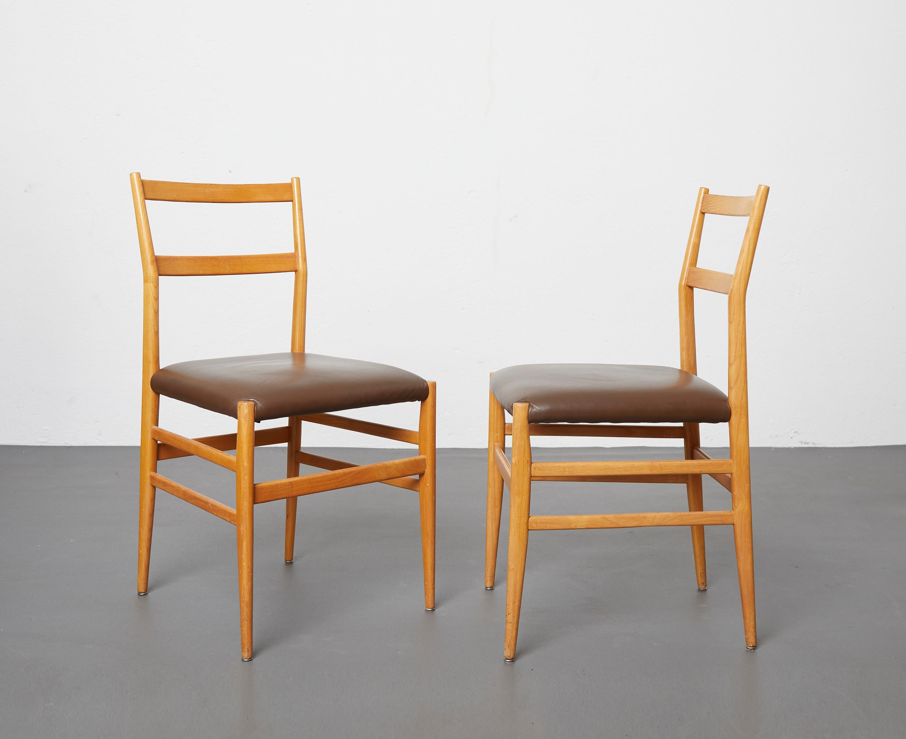 Set of 12 Leggera Dining Chairs in Ash Wood and Leather by Gio Ponti for Cassina 3