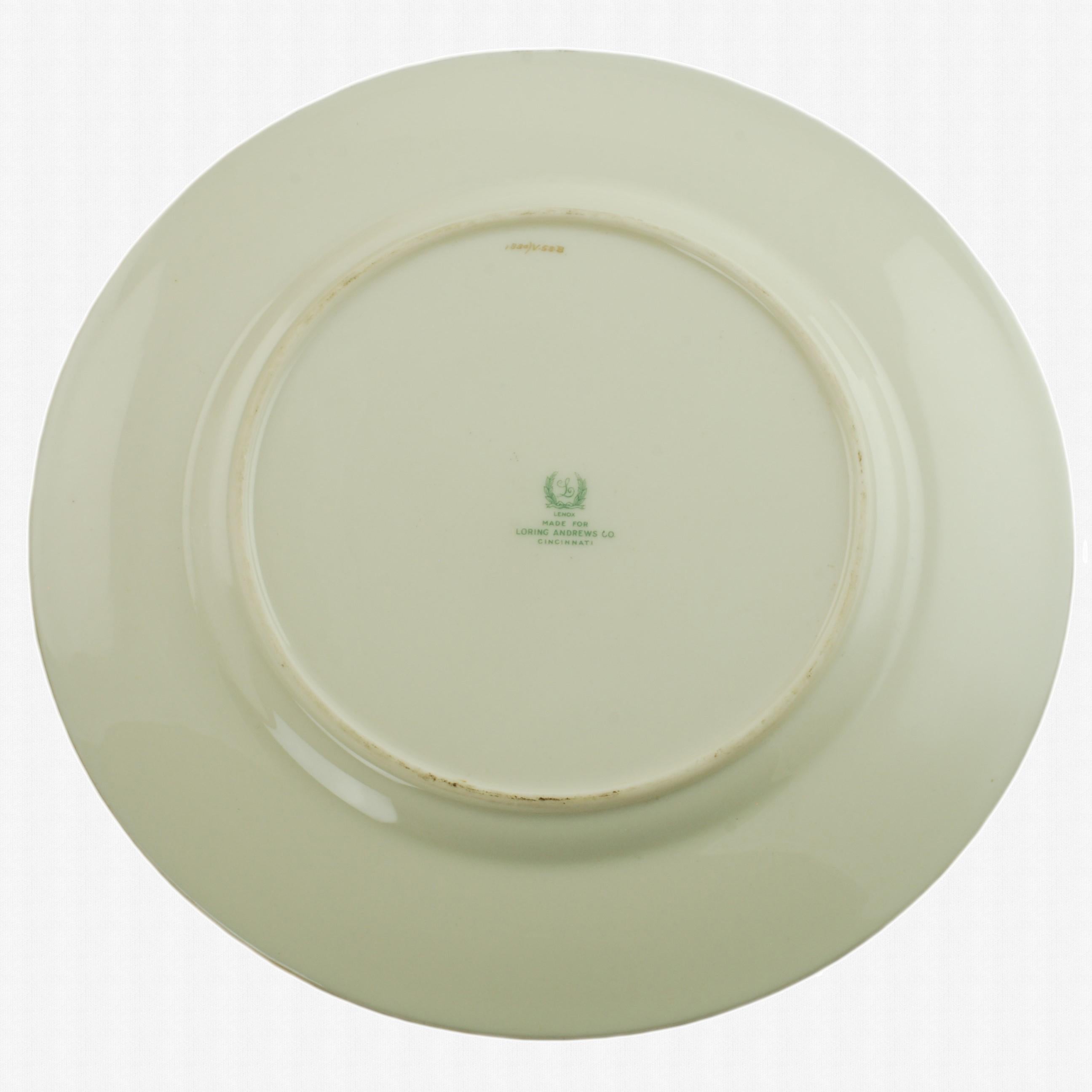 Juego de 12 Platos de Servicio de Gabinete de Porcelana Lenox con Incrustaciones de Cobalto y Dorado 4
