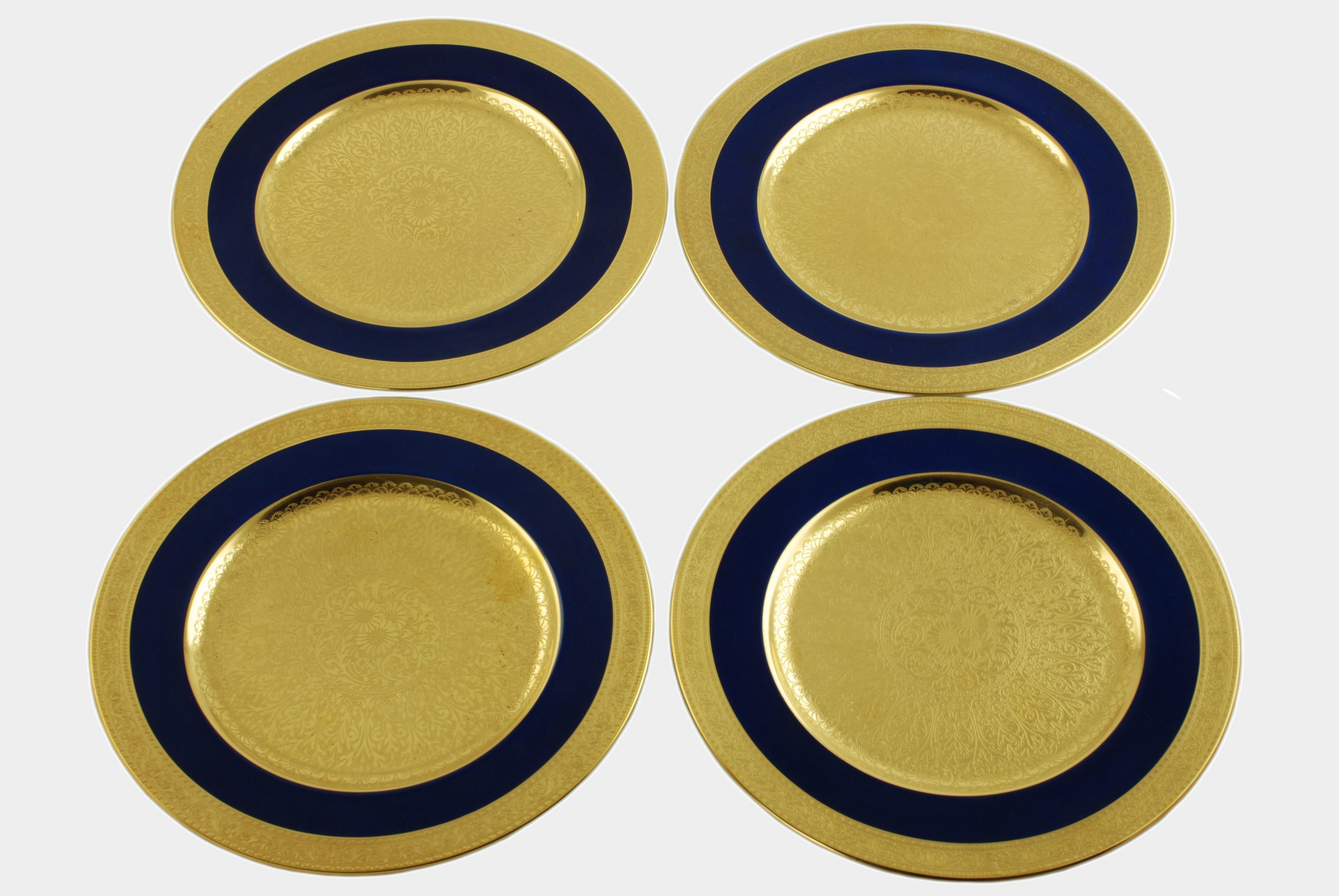 Juego de 12 Platos de Servicio de Gabinete de Porcelana Lenox con Incrustaciones de Cobalto y Dorado siglo XX