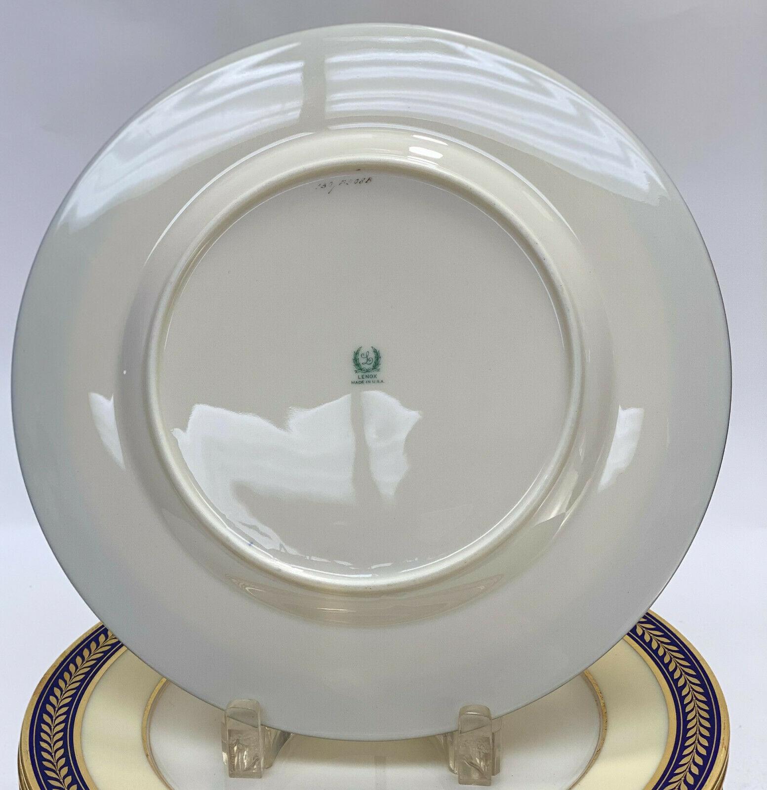 Gilt Set of 12 Lenox Porcelain Dinner Plates, Cobalt Blue Empire Wreath, circa 1960