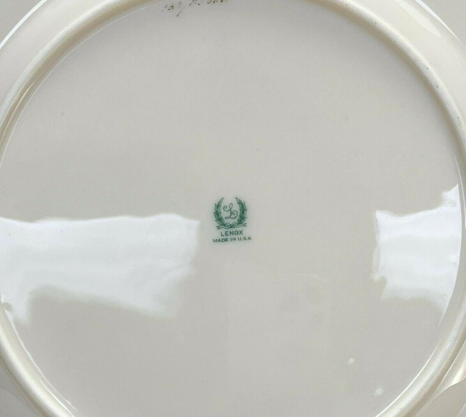 Set of 12 Lenox Porcelain Dinner Plates, Cobalt Blue Empire Wreath, circa 1960 In Good Condition In WILMINGTON, CA